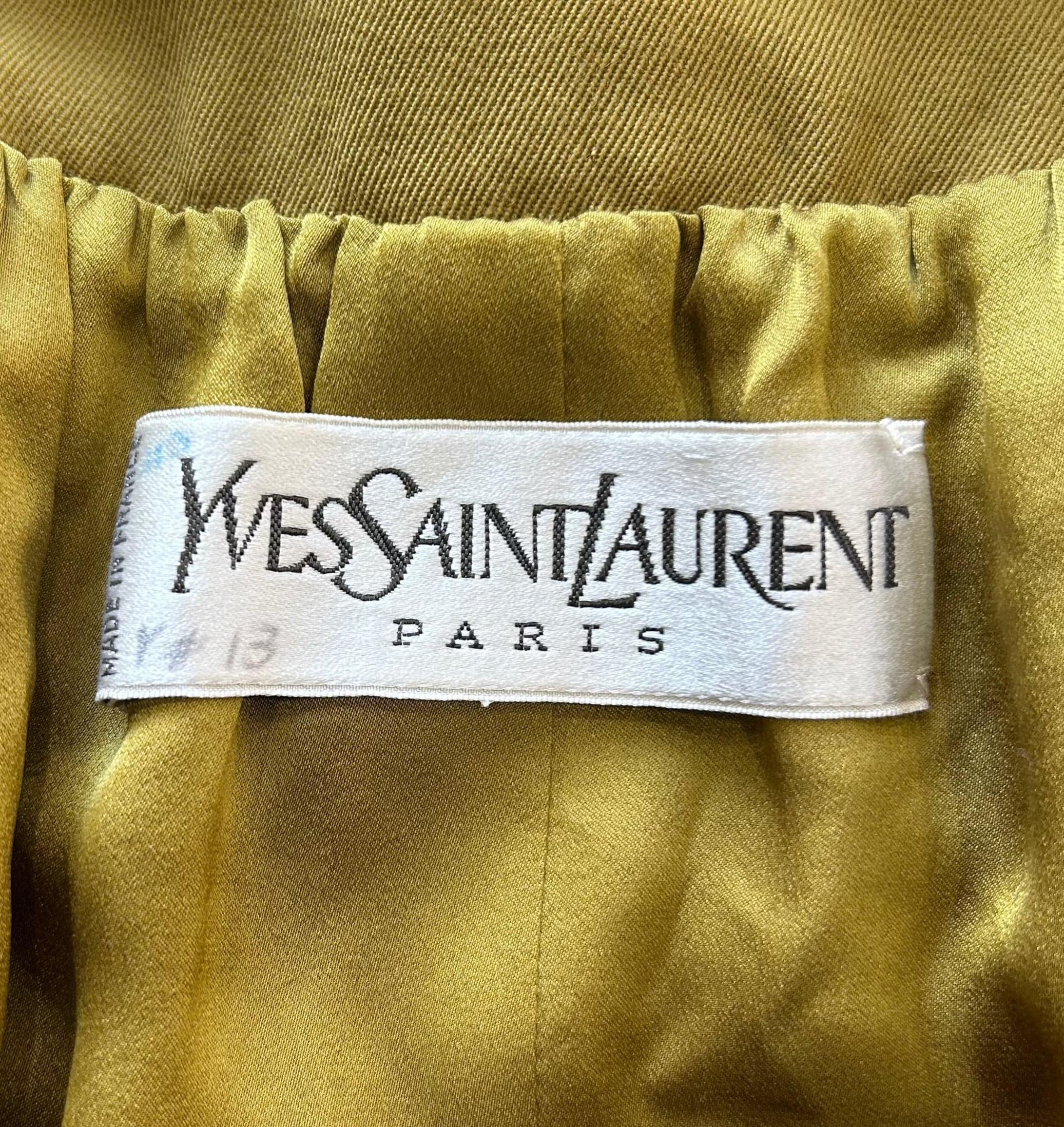 Yves Saint Laurent Haute Couture Ensemble in Khaki mit Eidechsengürtel, 1980er Jahre im Zustand „Gut“ im Angebot in Los Angeles, CA
