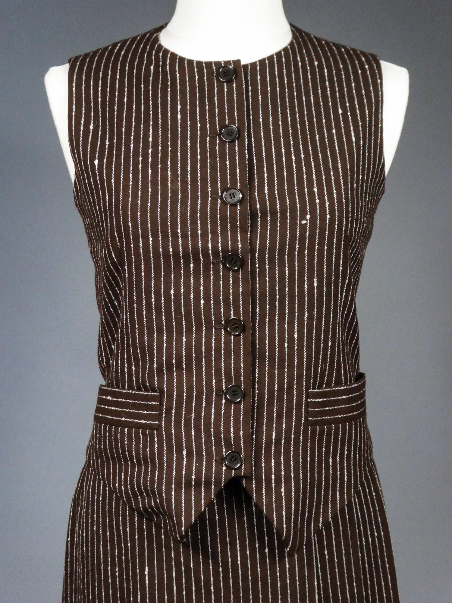 Yves Saint Laurent - Combinaison jupe haute couture numérotée 14539, circa 1967/1970 en vente 7