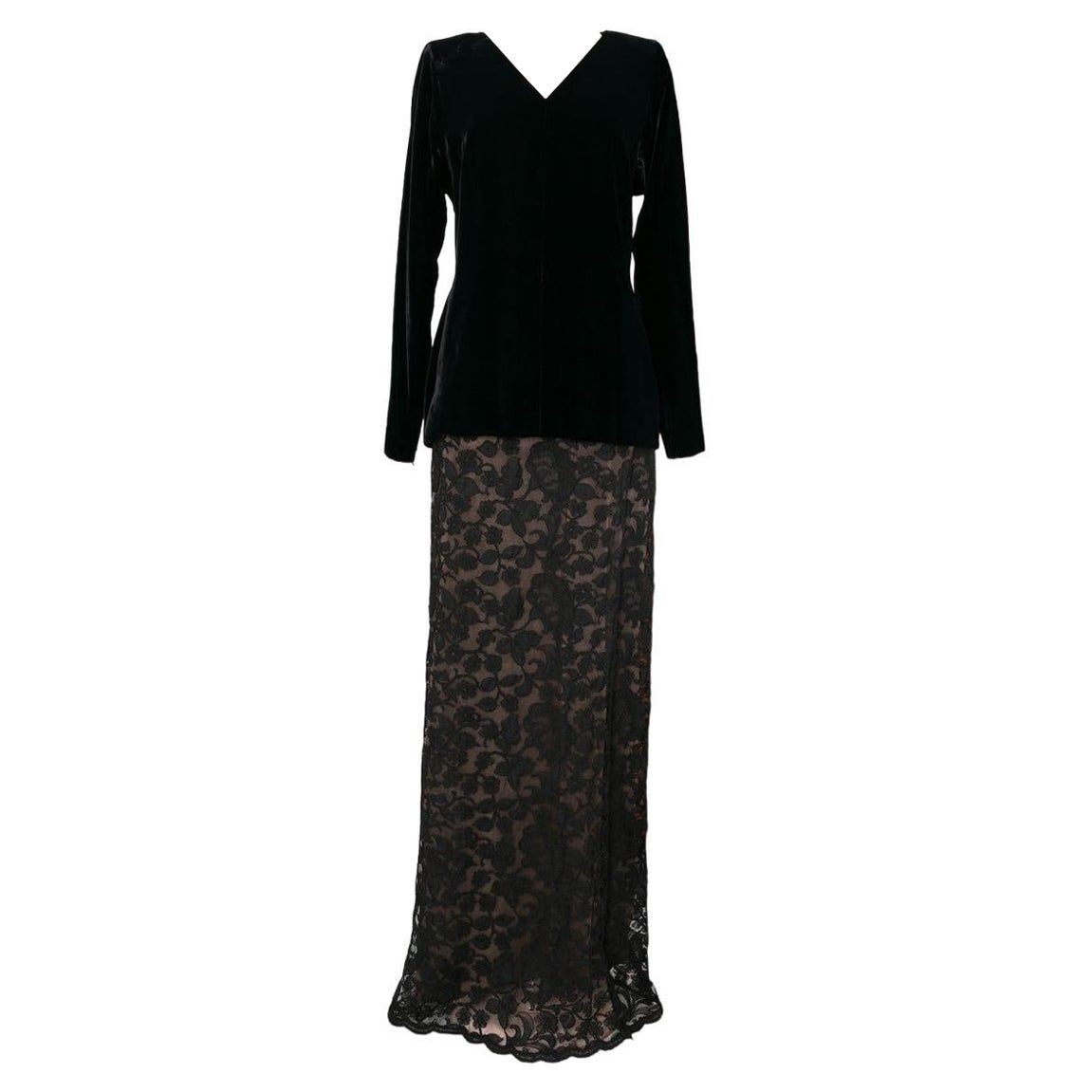 Ensemble haut et jupe haute couture Yves Saint Laurent en velours et dentelle en vente