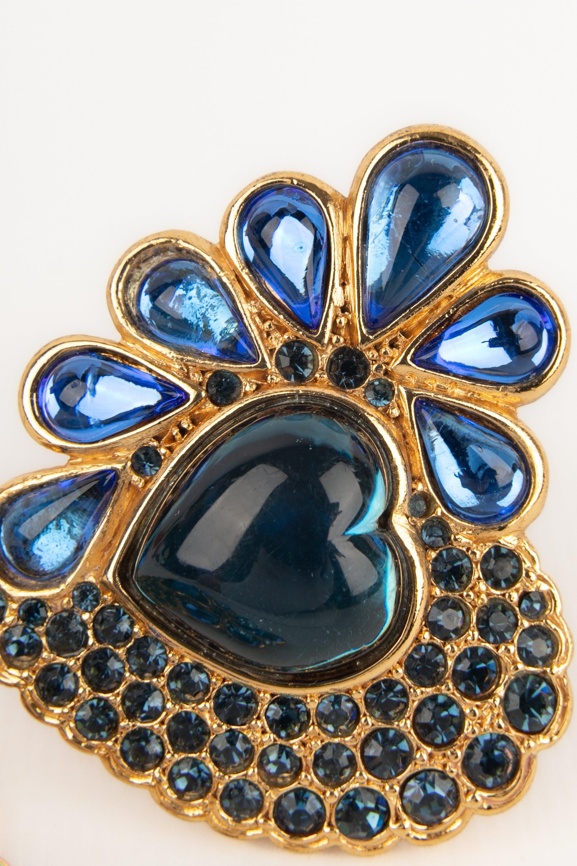 Orecchini a cuore con strass blu di Yves Saint Laurent in vendita 1