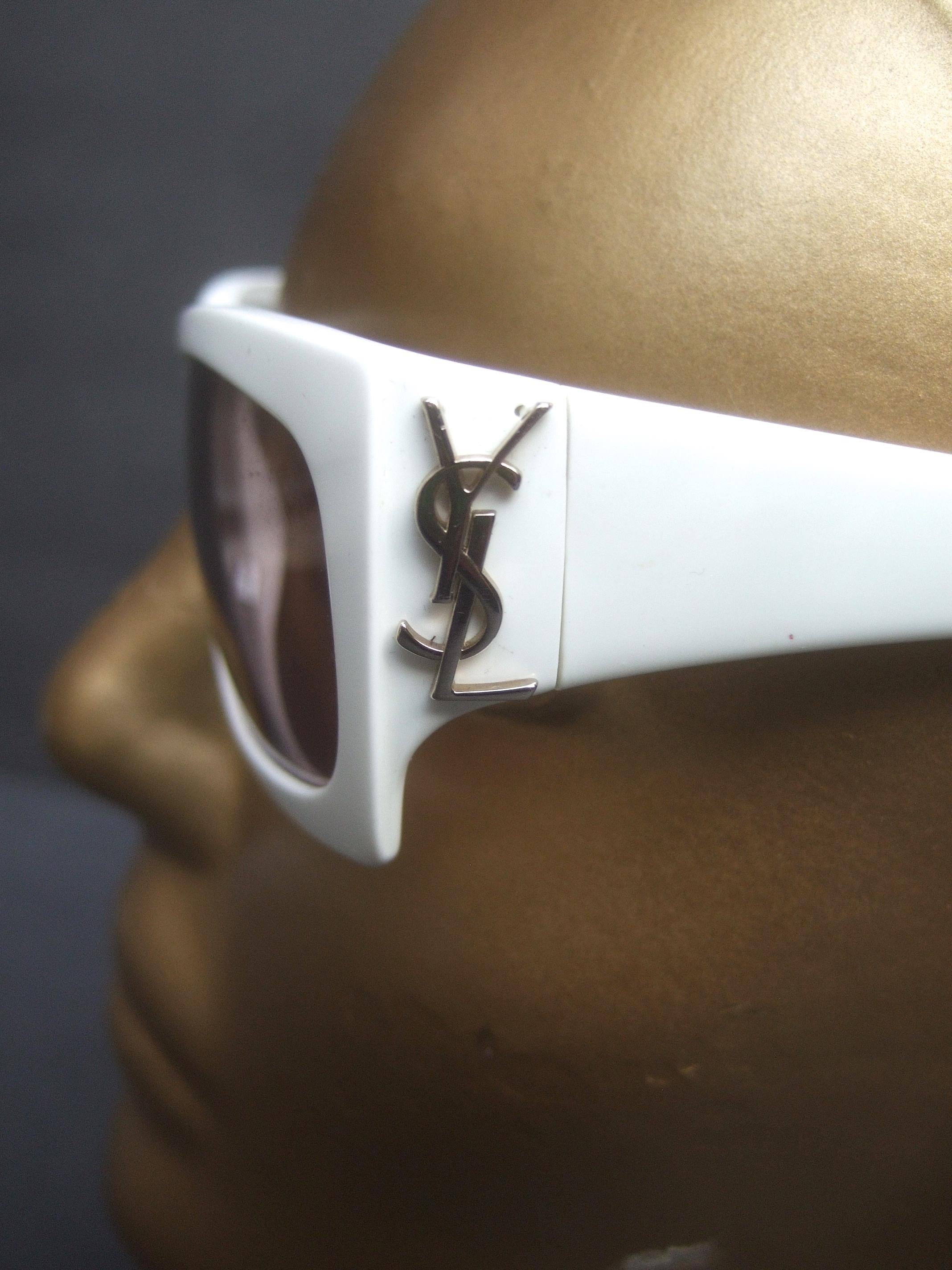 Yves Saint Laurent Italian White Plastic Frame Sunglasses in YSL Case c 1990s In Good Condition In University City, MO