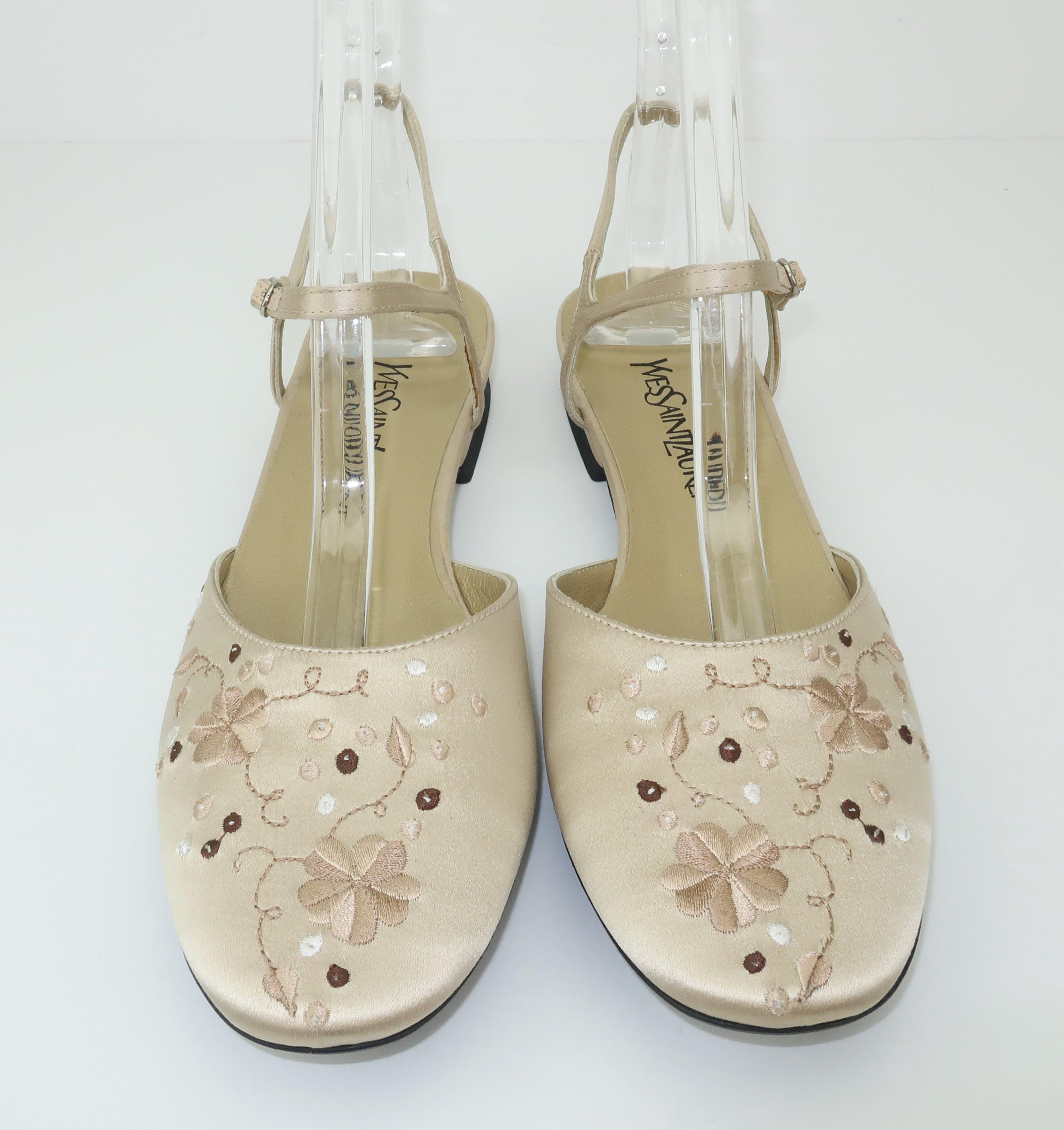 Beige Yves Saint Laurent Ivory Satin Embroidered Shoes Sz 6