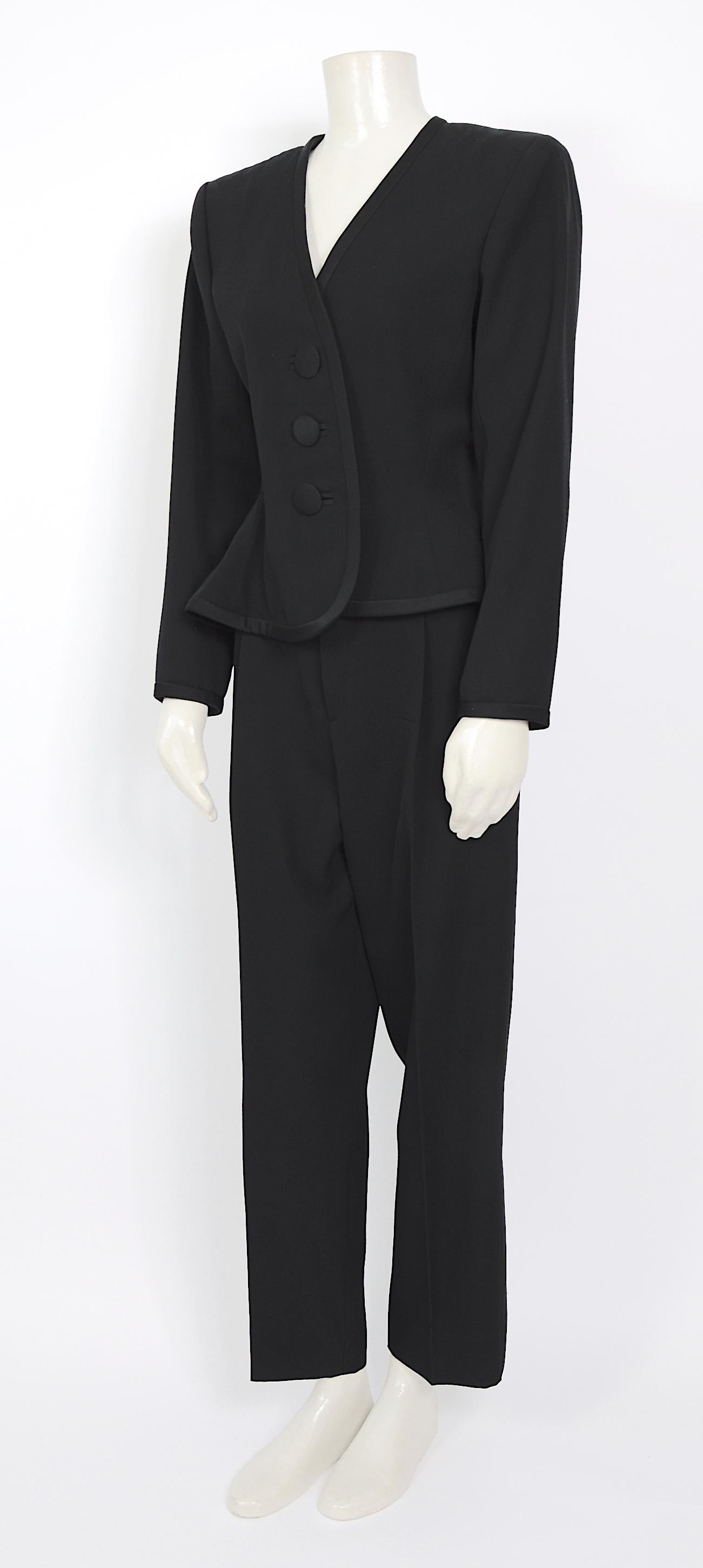 Yves Saint Laurent jet black vintage 80s large shoulders smoking evening suit  In Excellent Condition In Antwerp, BE