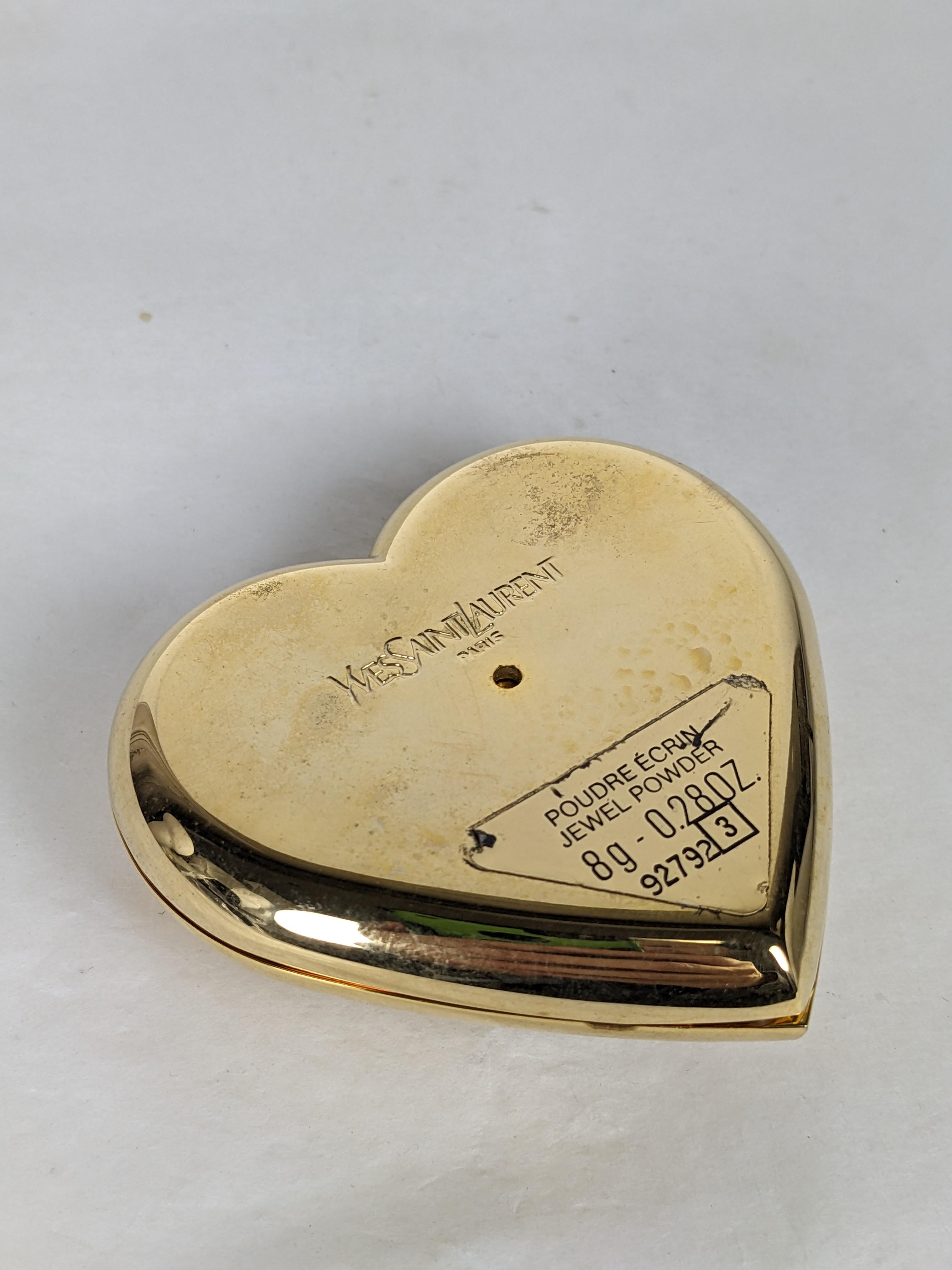 Compatto con cuore gioiello Yves Saint Laurent in vendita 1
