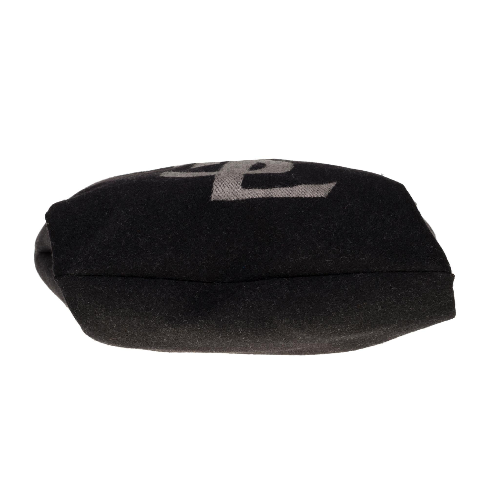 Yves Saint Laurent Kahala Tote bag en black Monogram Wool 1