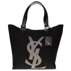 Yves Saint Laurent Kahala Tote bag en black Monogram Wool