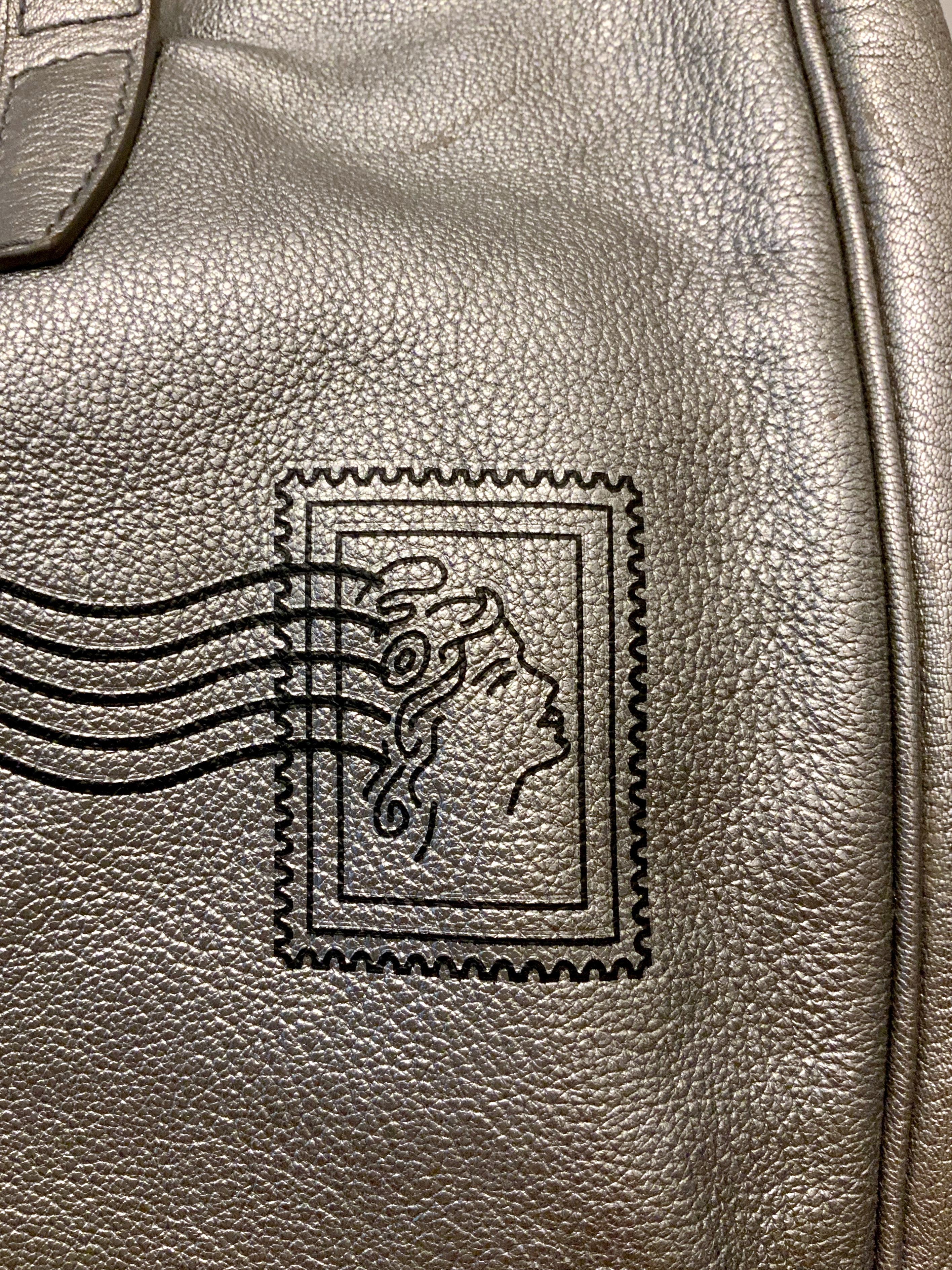 Yves Saint Laurent Große Y MAIL Silber Metallic Tote Bag für Damen oder Herren