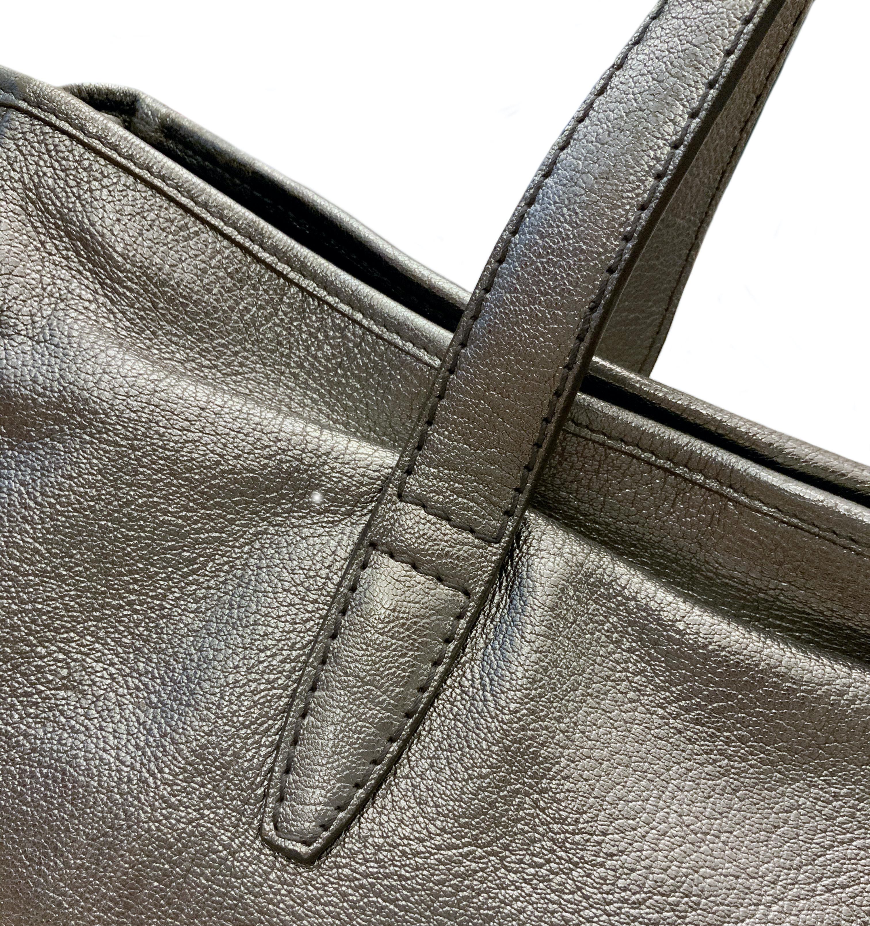 Yves Saint Laurent Große Y MAIL Silber Metallic Tote Bag 4