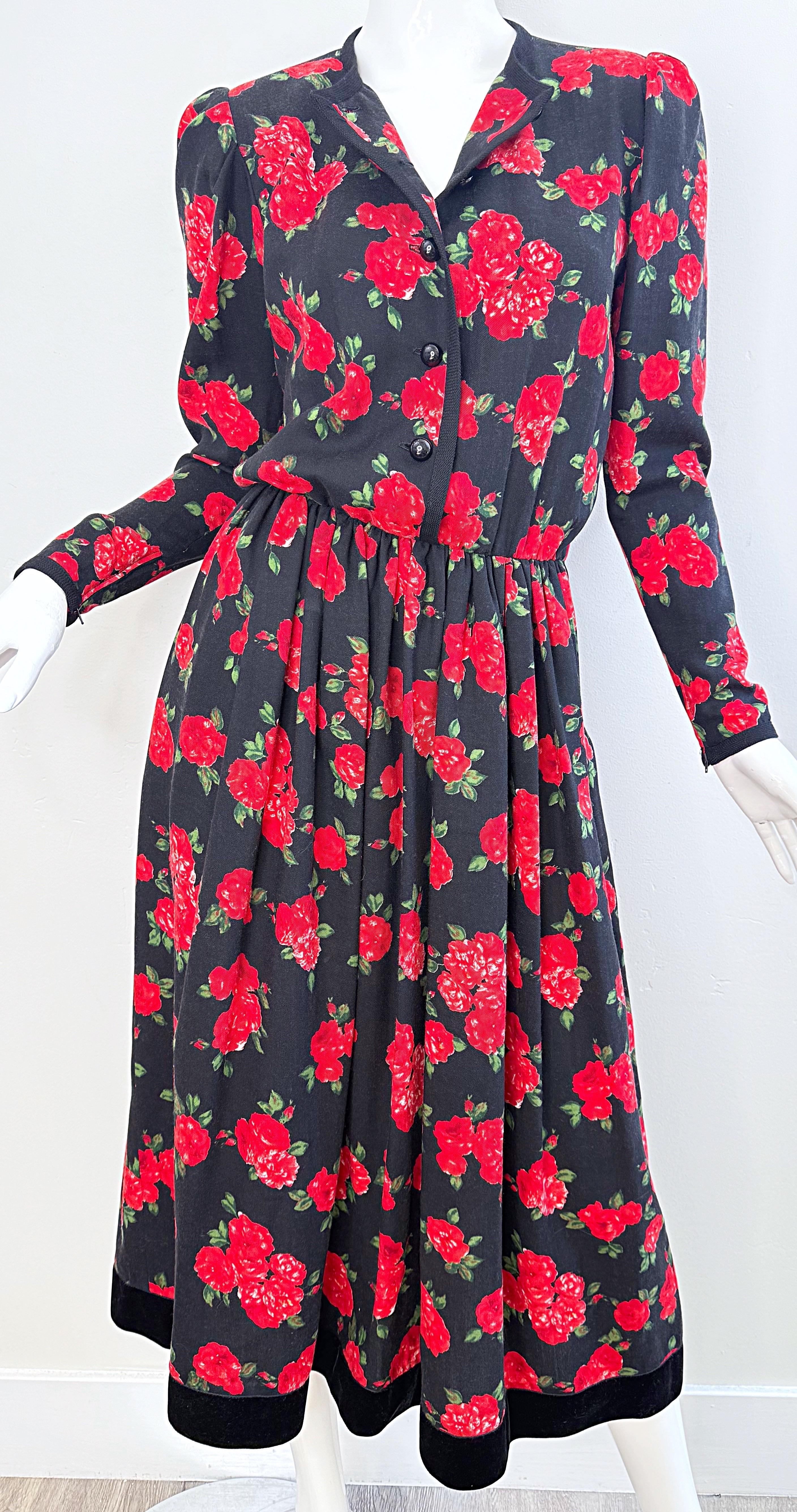 Nero Yves Saint Laurent Fine anni '70 Stampa rosa in lana Challis Vintage 70s Midi Dress YSL in vendita