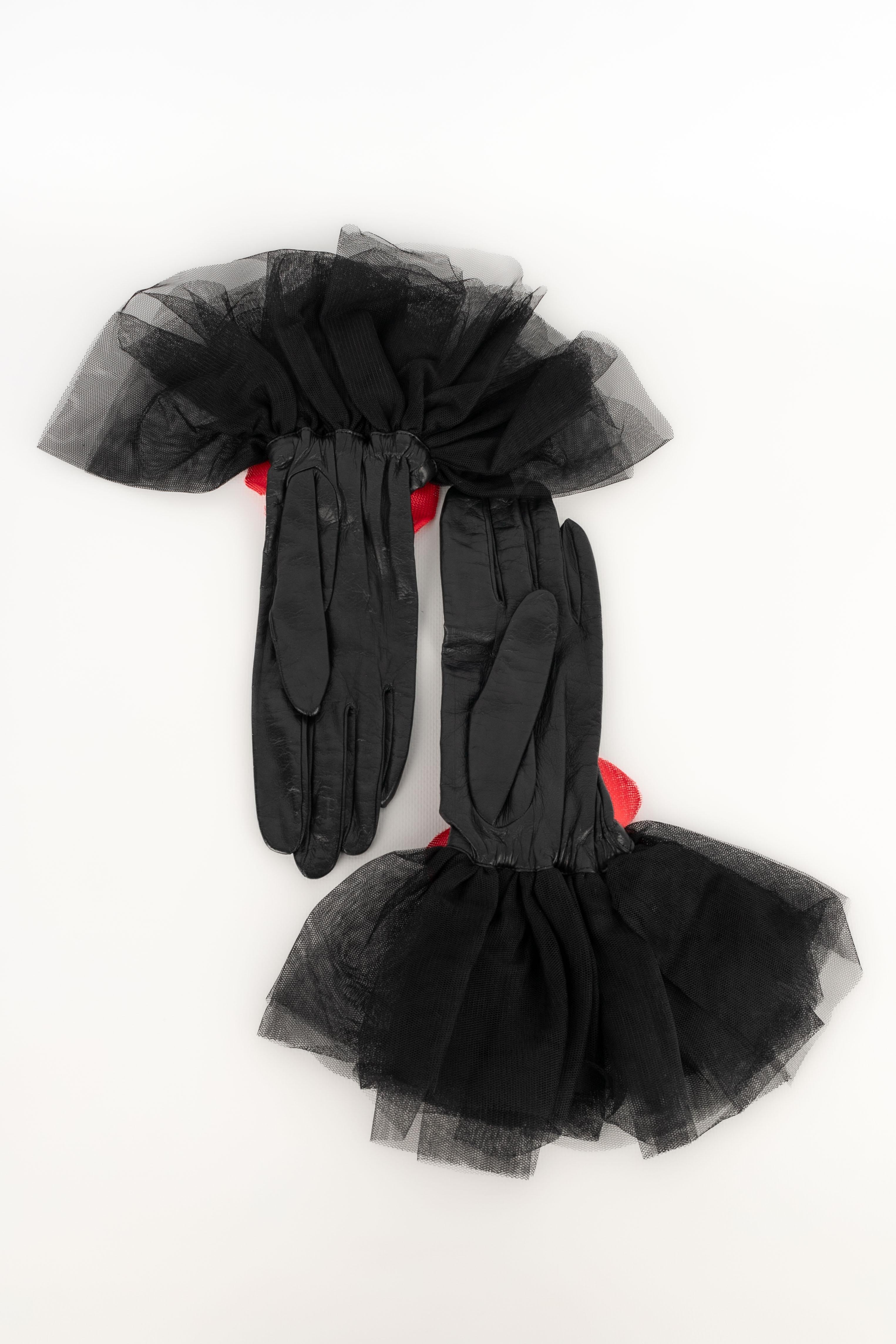 Nero Guanti in pelle Yves Saint Laurent in vendita