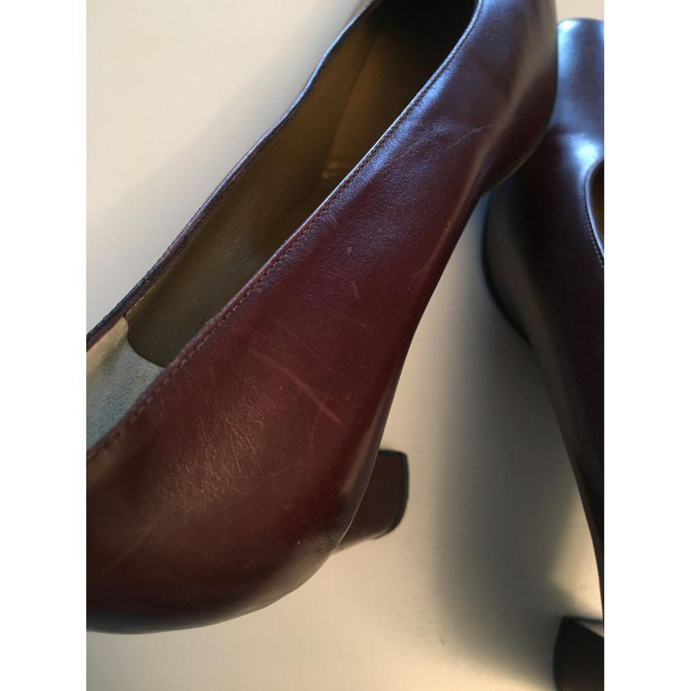 Yves Saint Laurent Leather Heels in Brown  In Good Condition For Sale In Carnate, IT