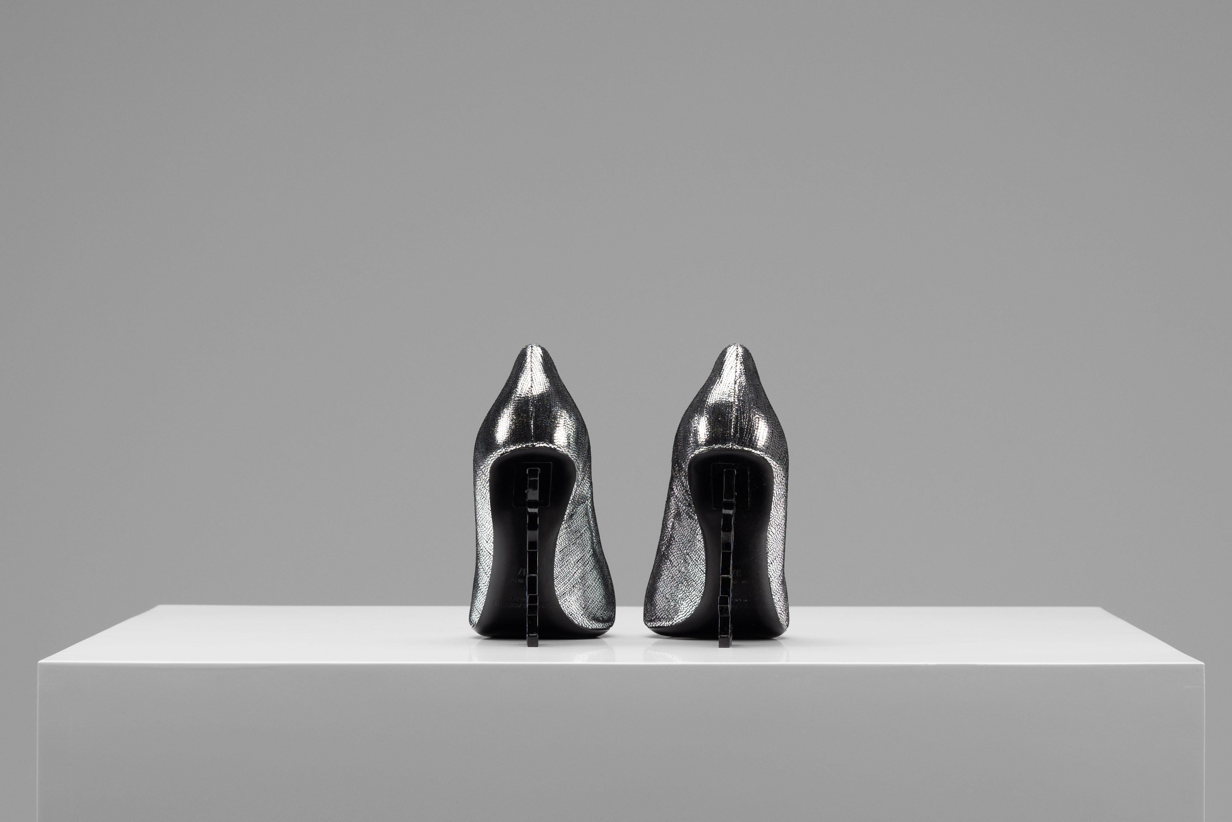 Yves Saint Laurent Leather Logo Opyum Heels Silver Black en vente 6