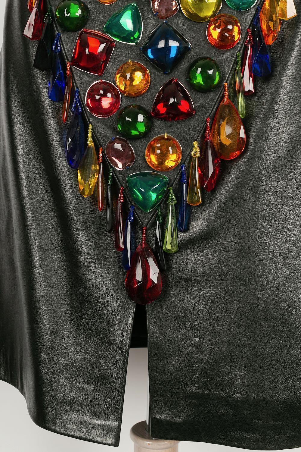 Costume en cuir avec pompons Yves Saint Laurent, 1990 en vente 10