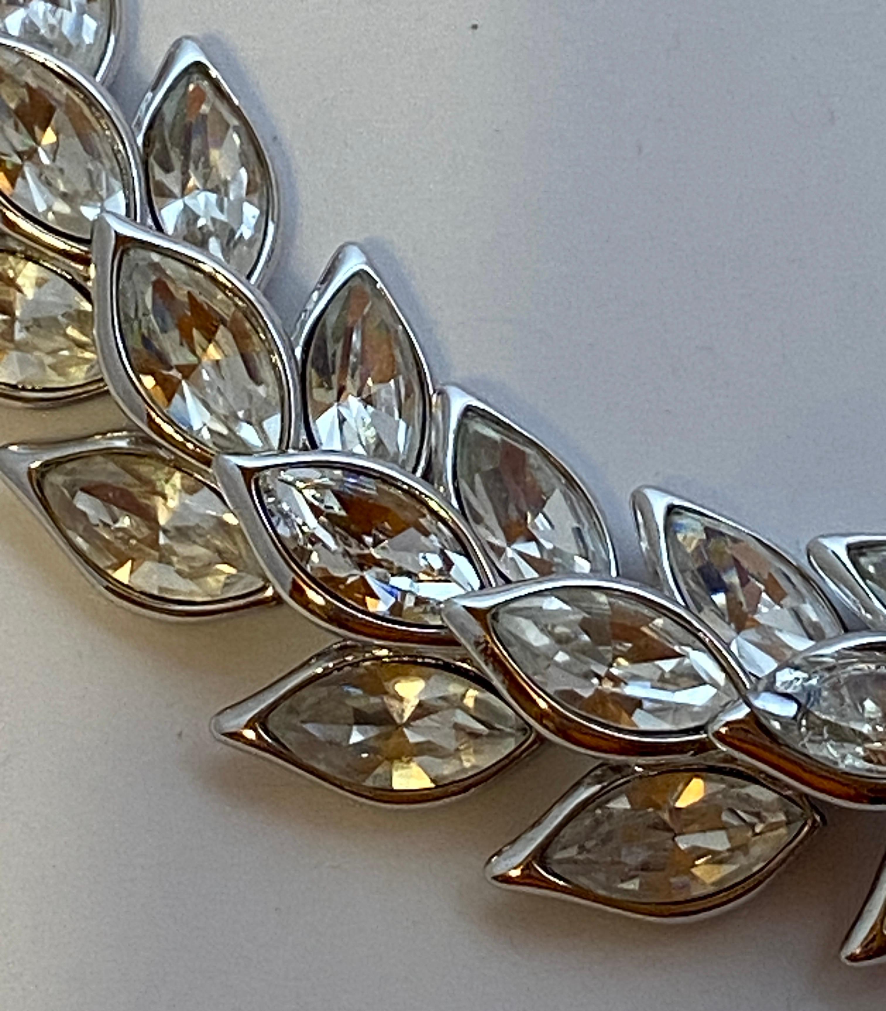 Magnifique collier en cristal « Multi Leaves » de Yves Saint Laurent, édition limitée en vente 6