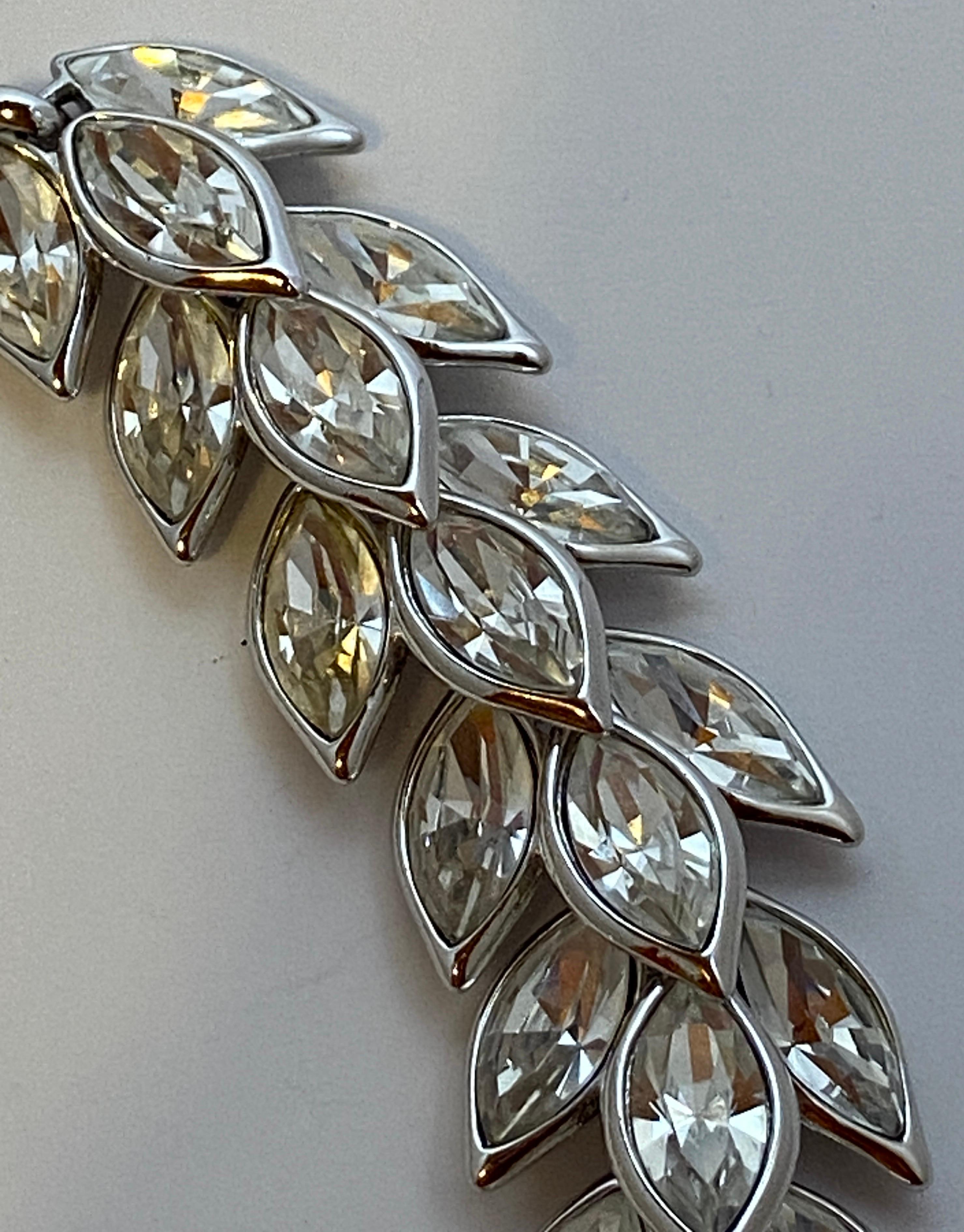 Magnifique collier en cristal « Multi Leaves » de Yves Saint Laurent, édition limitée en vente 11