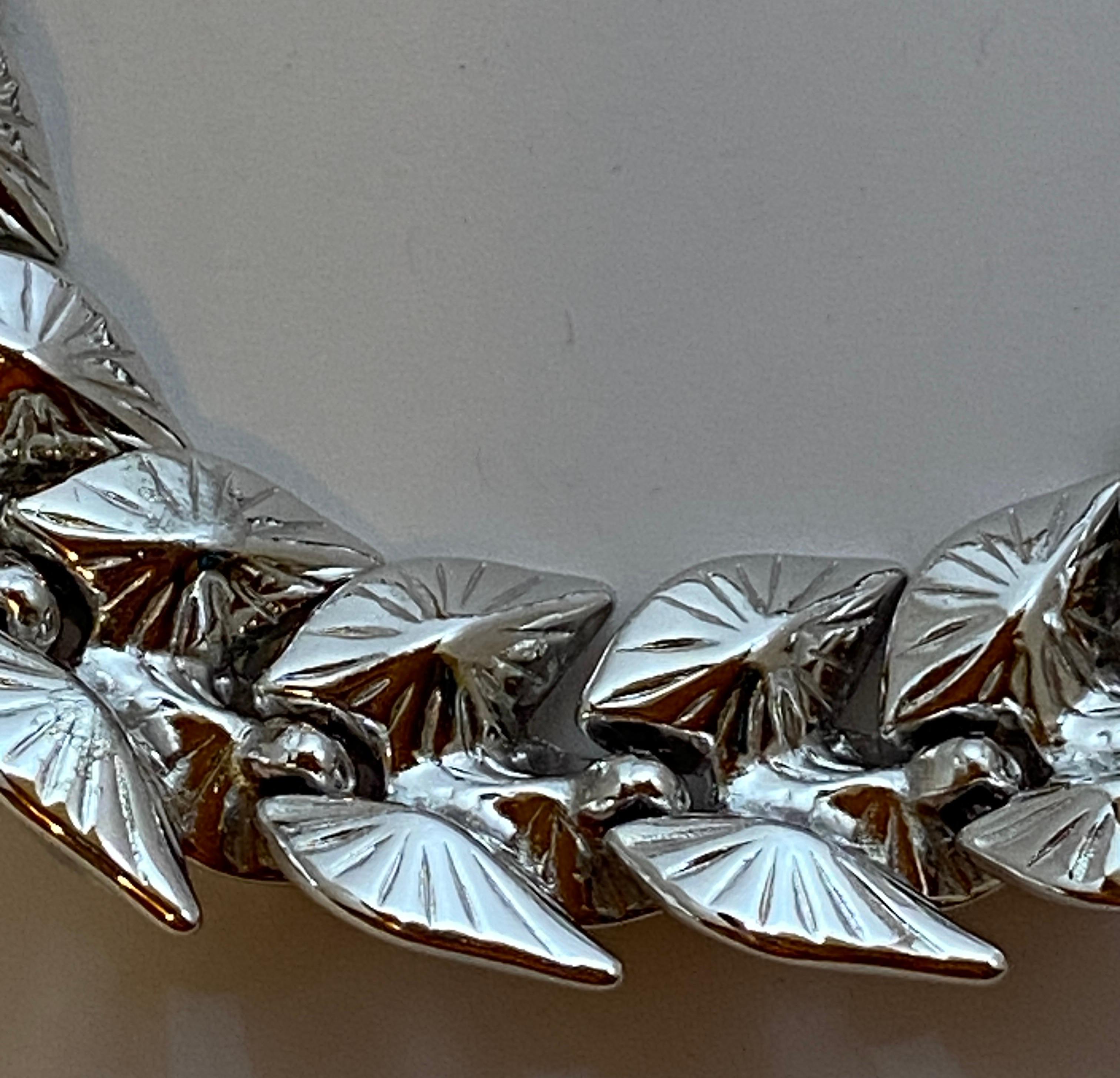 Yves Saint Laurent „Limited Edition“ prächtige „Multi-Blätter“ Kristall-Halskette (Barock) im Angebot