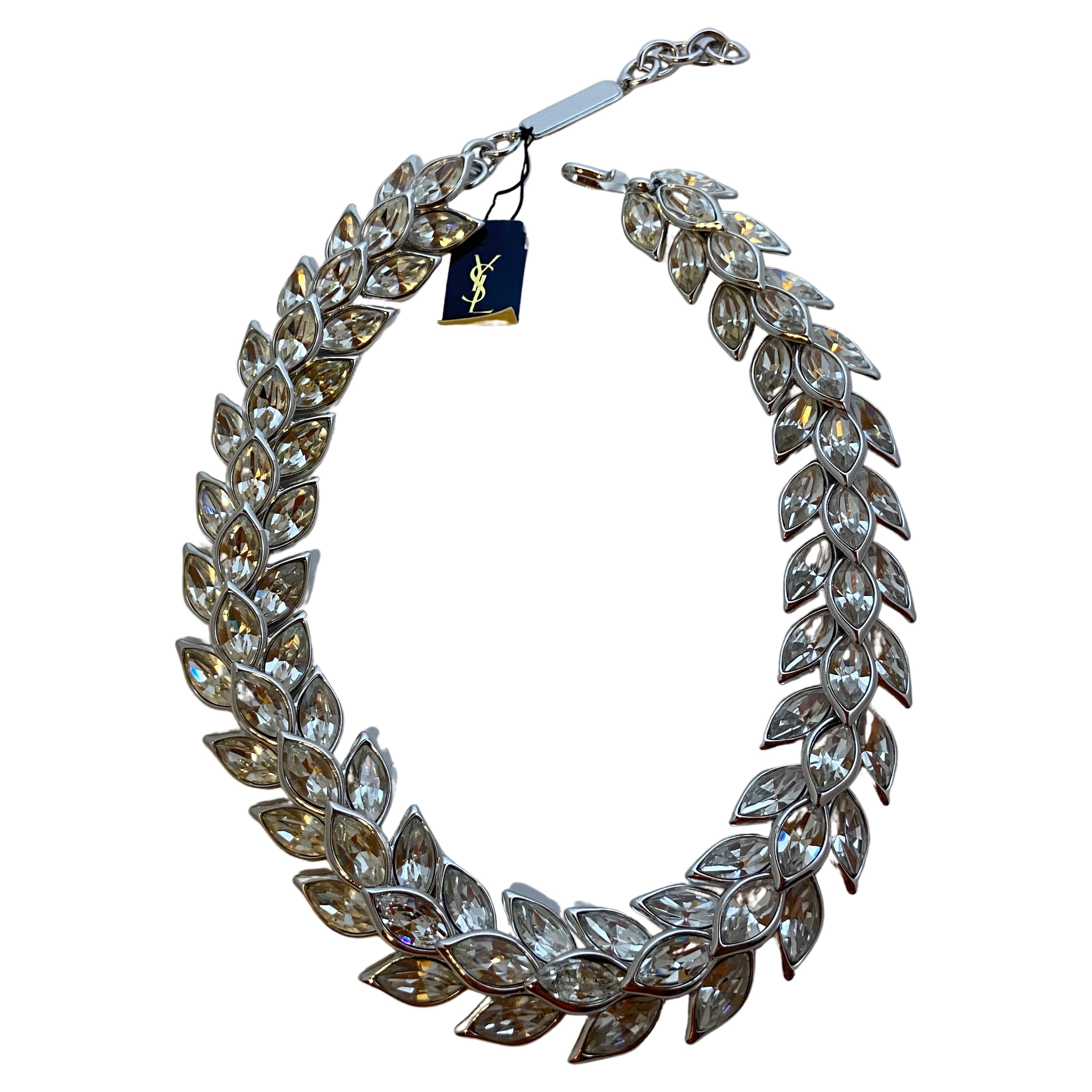 Yves Saint Laurent „Limited Edition“ prächtige „Multi-Blätter“ Kristall-Halskette im Angebot