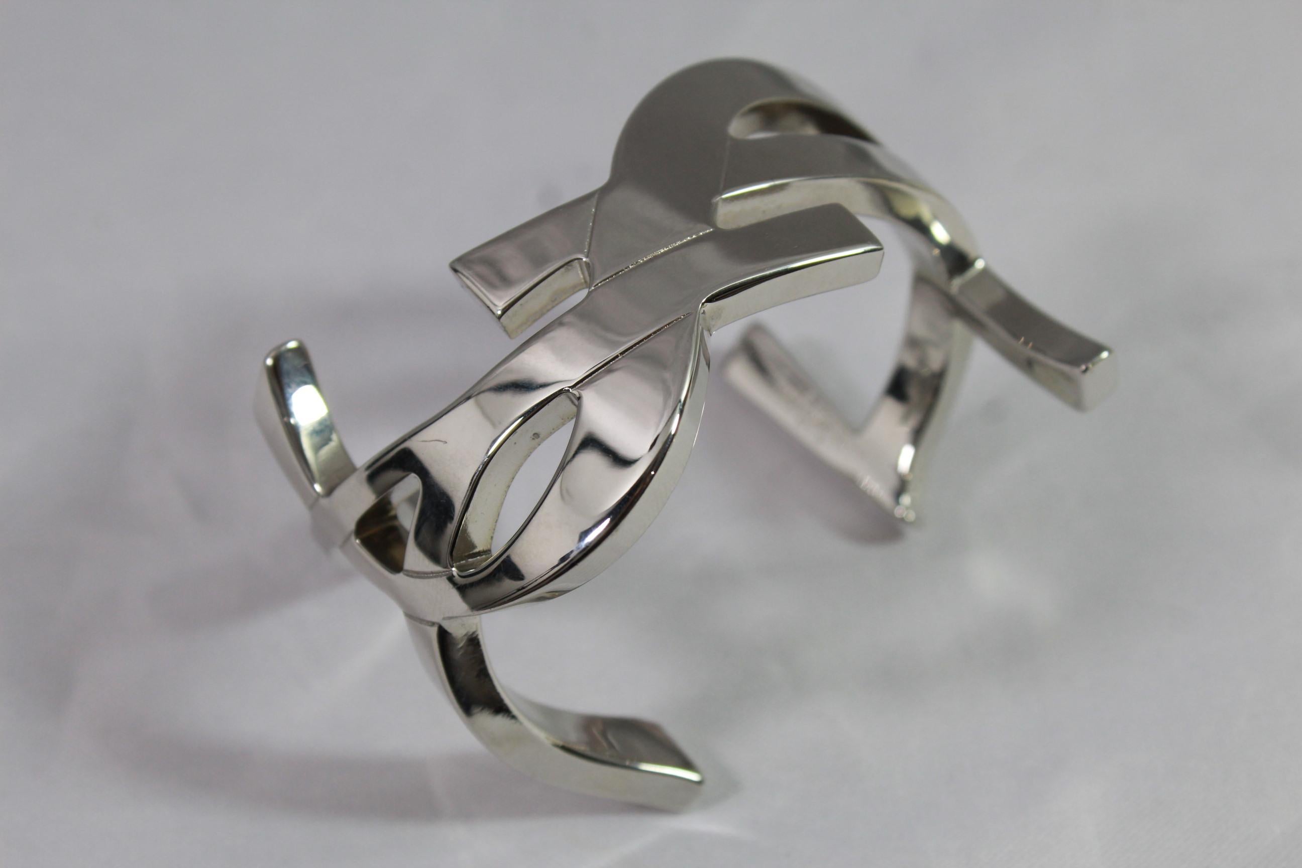 Yves Saint Laurent Logo Silver Tone Cassandre Cuff In Good Condition In Paris, FR