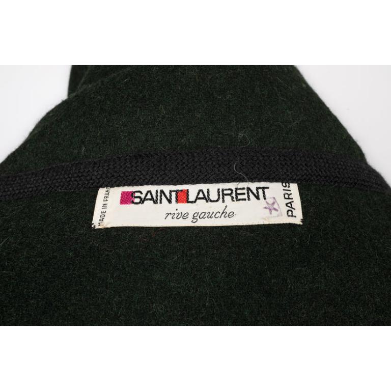 Yves Saint Laurent Langer Umhang aus dunkelgrüner Wolle im Angebot 2