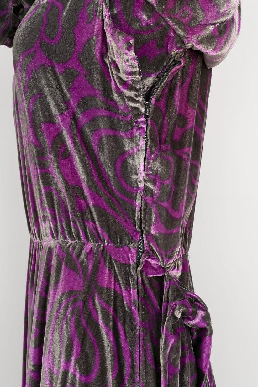 Robe longue haute couture Yves Saint Laurent en velours de soie violet et gris en vente 2