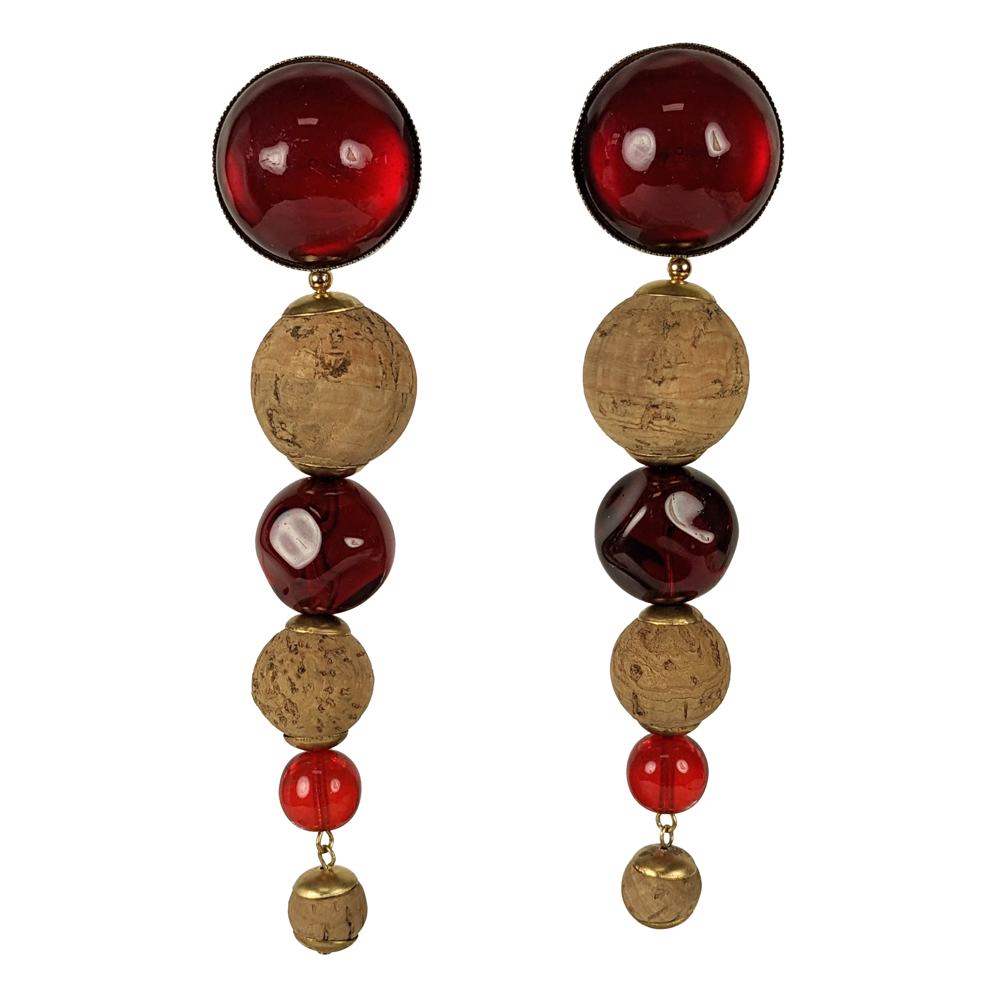 Orecchini lunghi in sughero e rubino Yves Saint Laurent in vendita