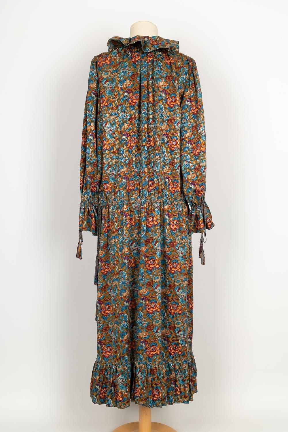 Yves Saint Laurent Long silk Haute Couture Dress In Excellent Condition For Sale In SAINT-OUEN-SUR-SEINE, FR