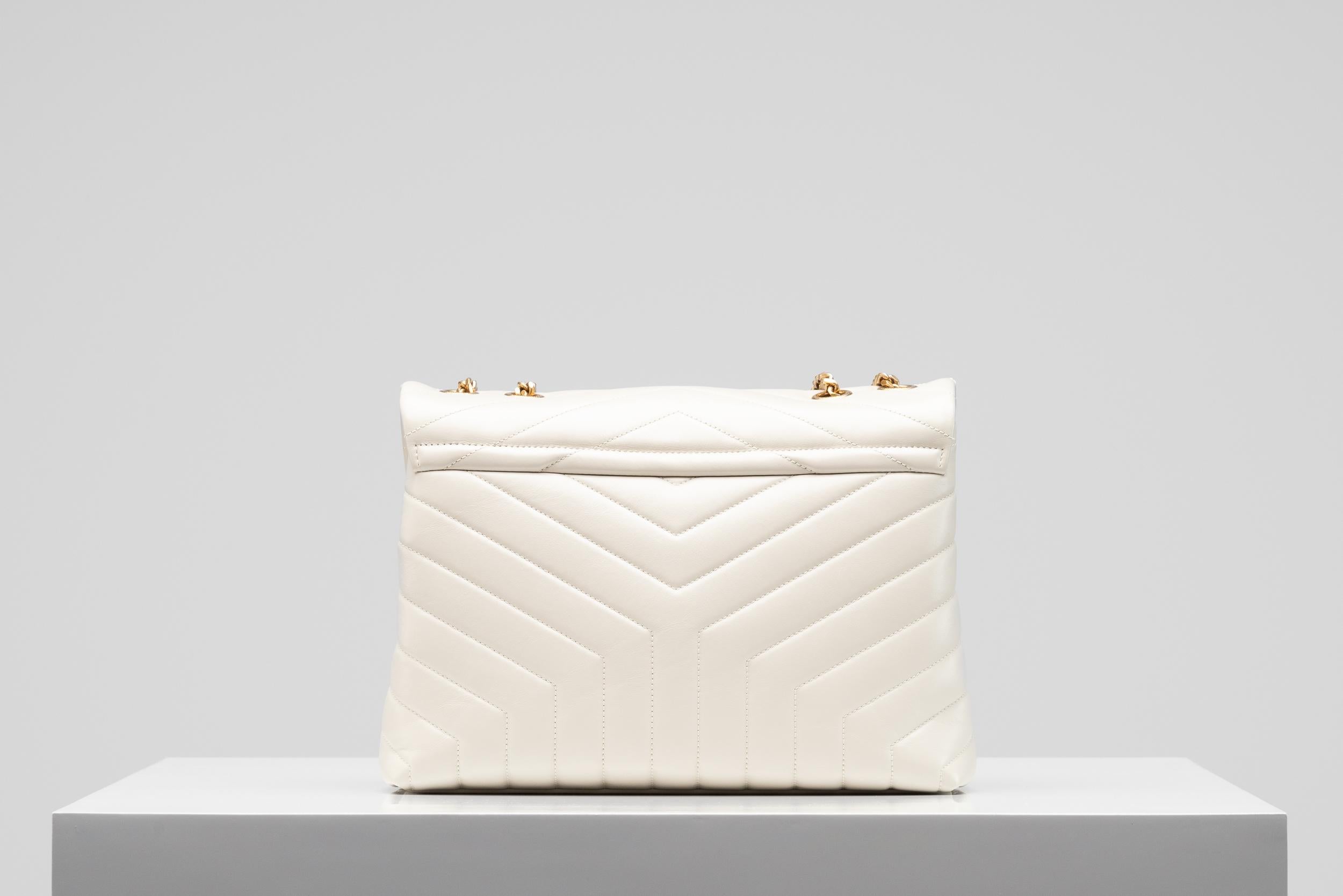 Yves Saint Laurent LouLou Bag Medium Quilted Leather Ivory In Good Condition In Roosendaal, NL