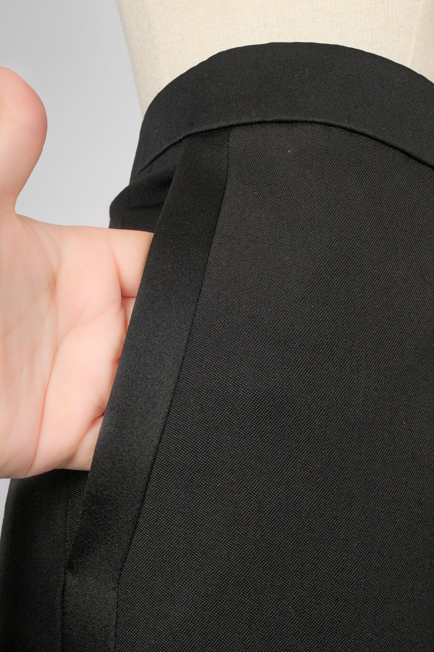 Yves Saint Laurent Men Pant Suit with Black Satin Reverse For Sale 8