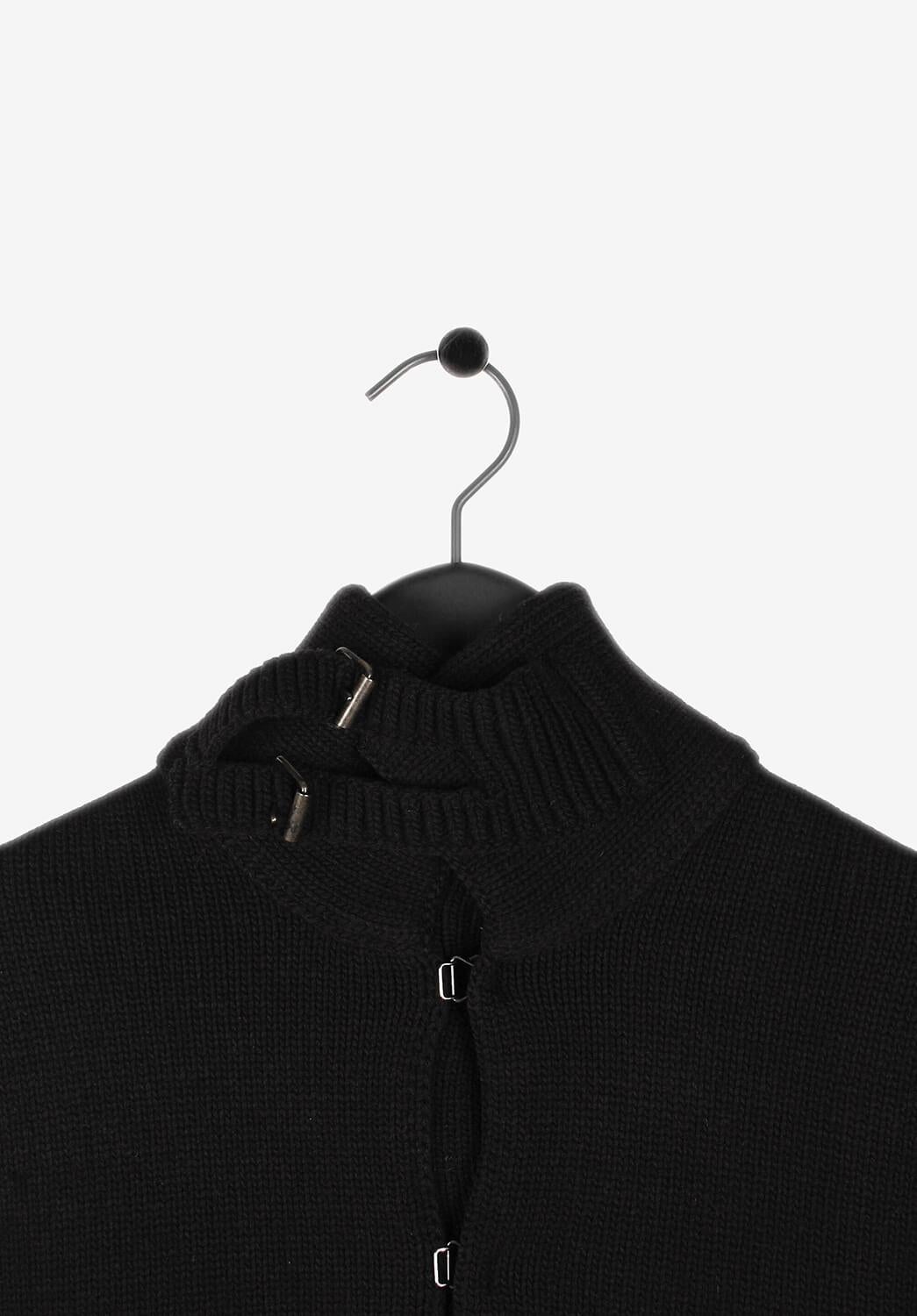 Item for sale is 100% genuine vintage Yves Saint Laurent Men Rive Gauche Cardigan Merino Wool Sweater/S019
Color: Black
(An actual color may a bit vary due to individual computer screen interpretation)
Material: 100% merino wool
Tag size: M
This