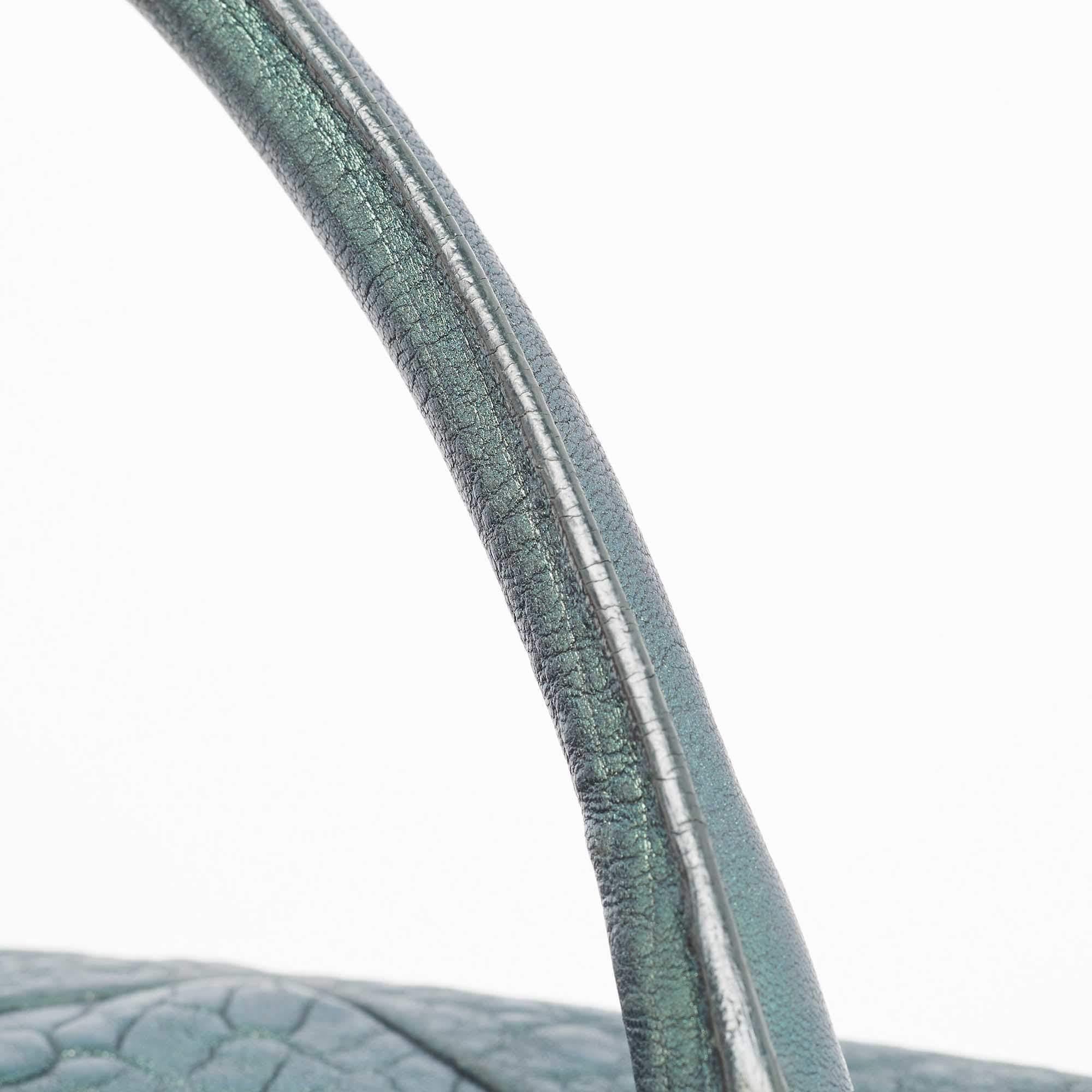 Yves Saint Laurent Sac moyen en cuir vert métallisé Easy Y en vente 8