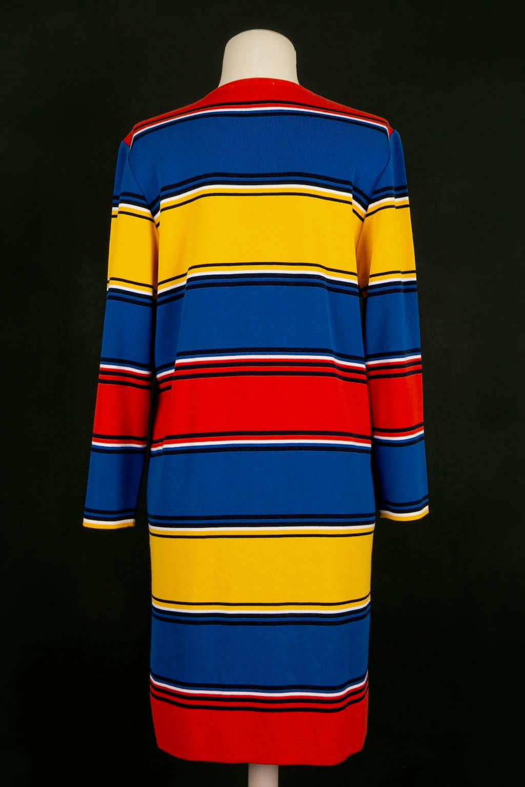 Yves Saint Laurent Mehrfarbiges gestricktes Mantelkleid (Violett) im Angebot