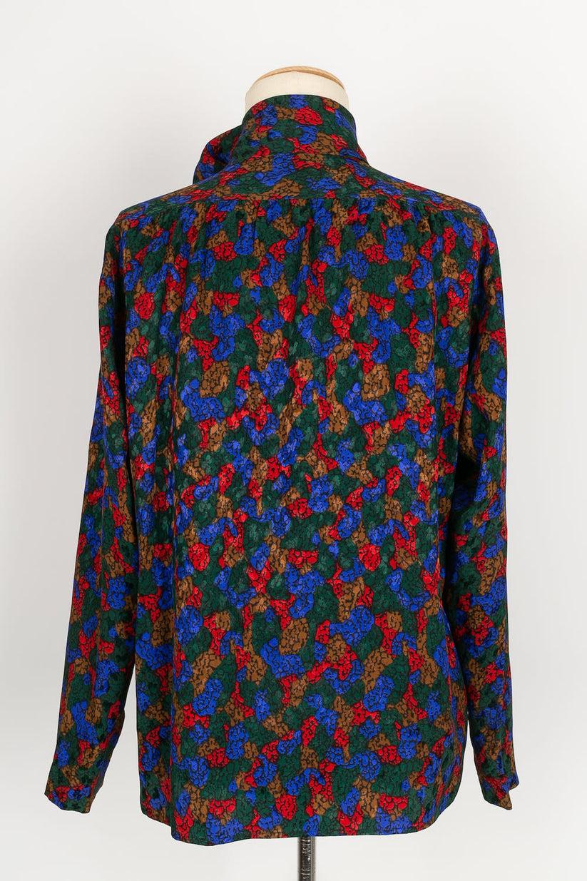 Mehrfarbiges Seidenhemd von Yves Saint Laurent (Schwarz) im Angebot