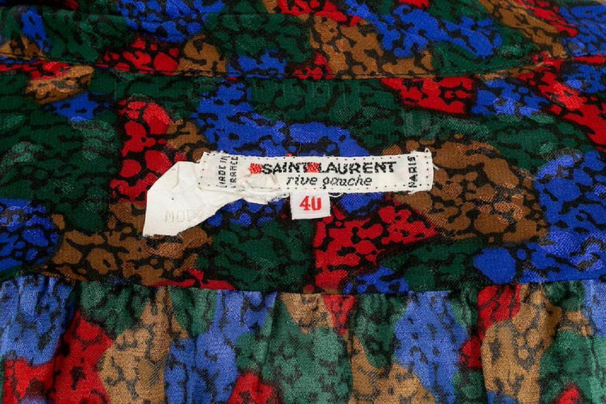 Mehrfarbiges Seidenhemd von Yves Saint Laurent im Angebot 3