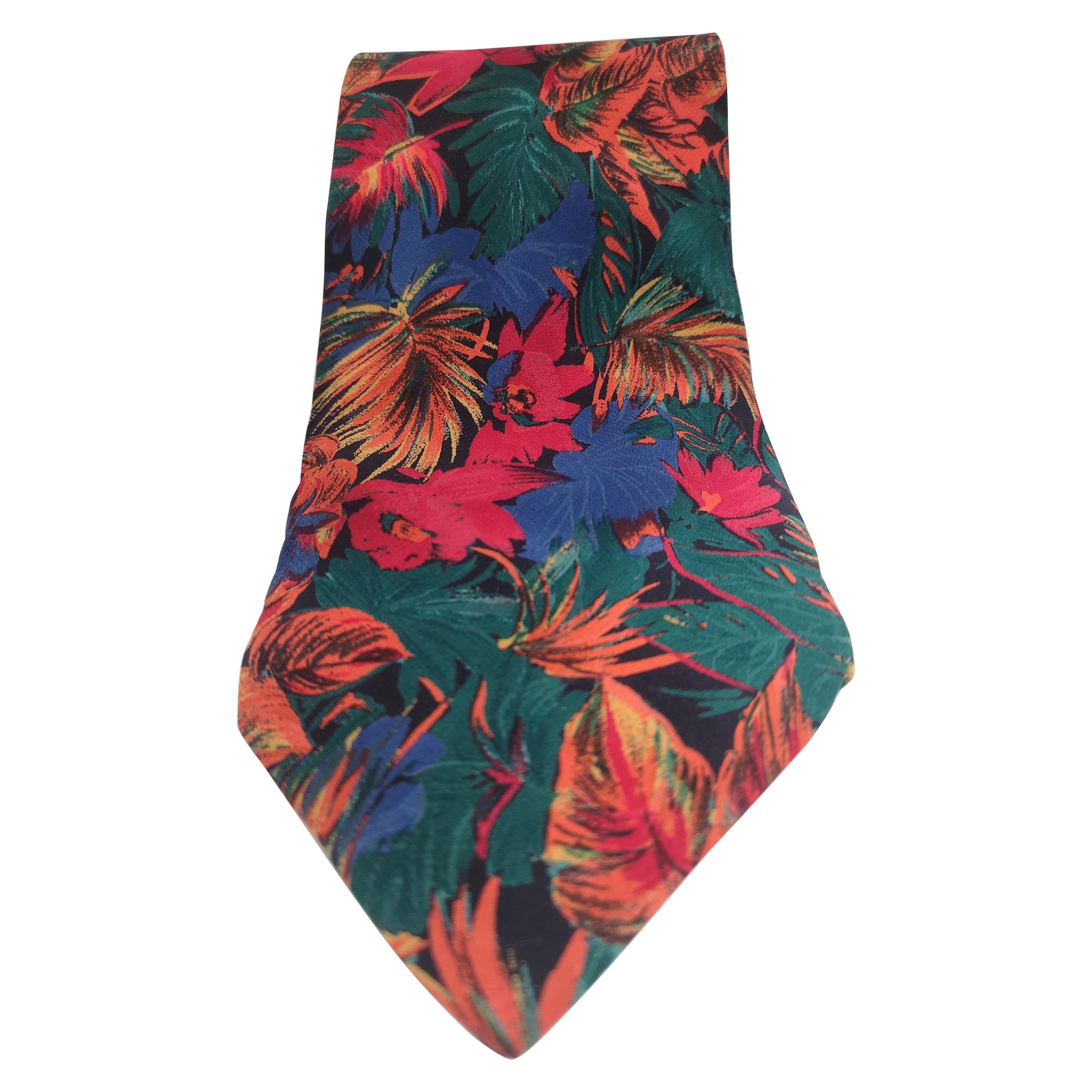 Yves Saint Laurent - Cravate en soie à feuilles multicolores en vente
