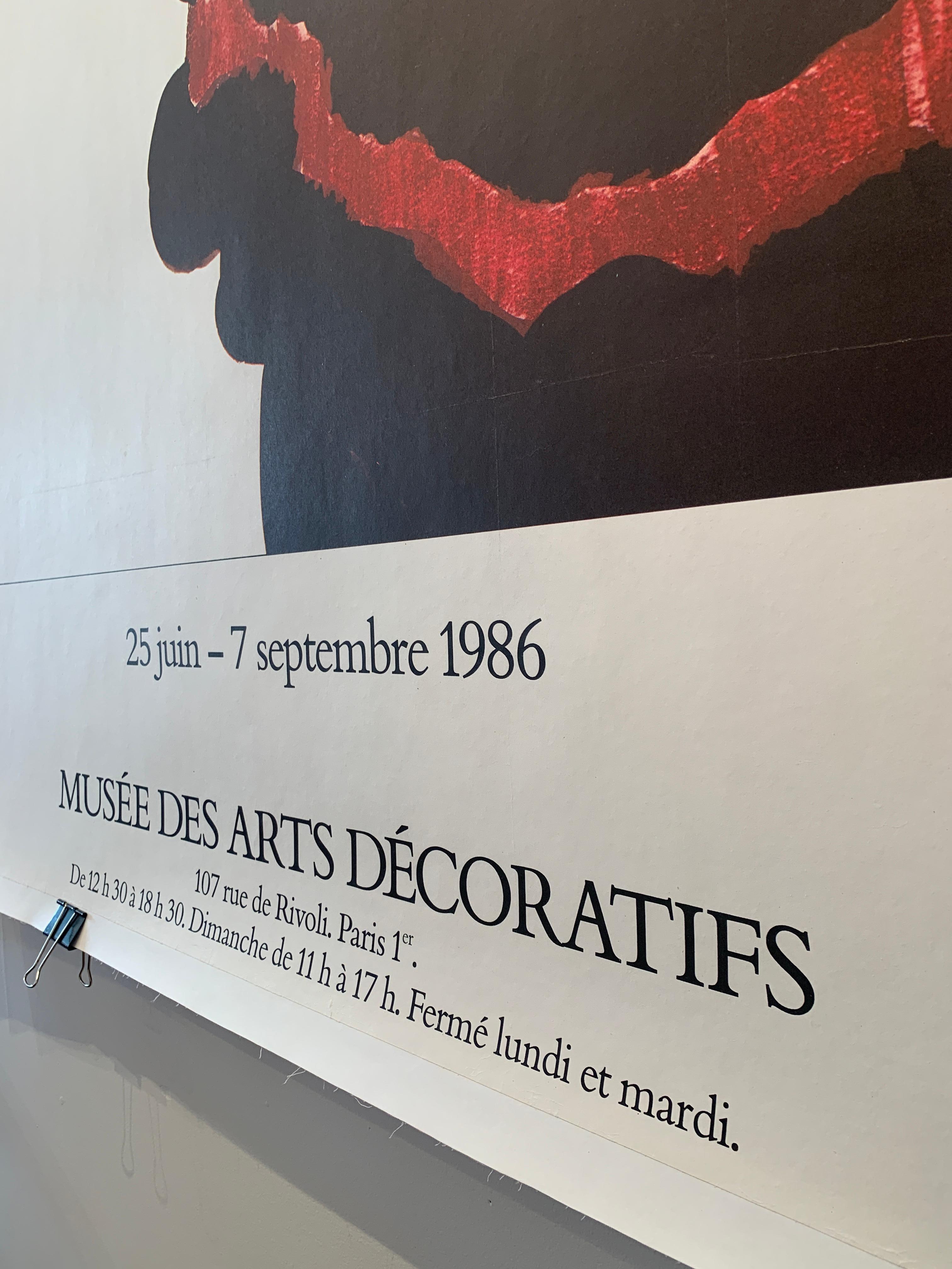 Affiche vintage d'origine du musée des arts décoratifs Yves Saint-Laurent Bon état - En vente à Melbourne, Victoria