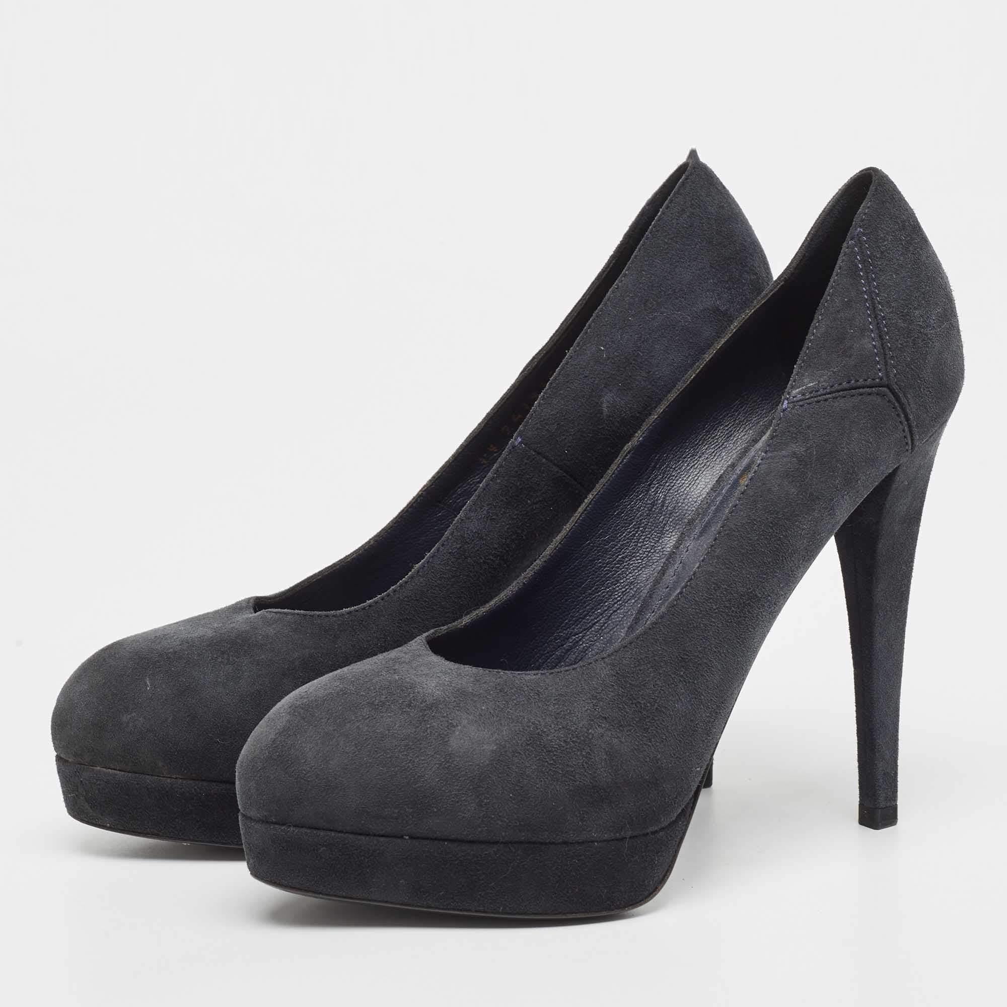 Make a chic style statement with these designer pumps. They showcase sturdy heels and durable soles, perfect for your fashionable outings!
