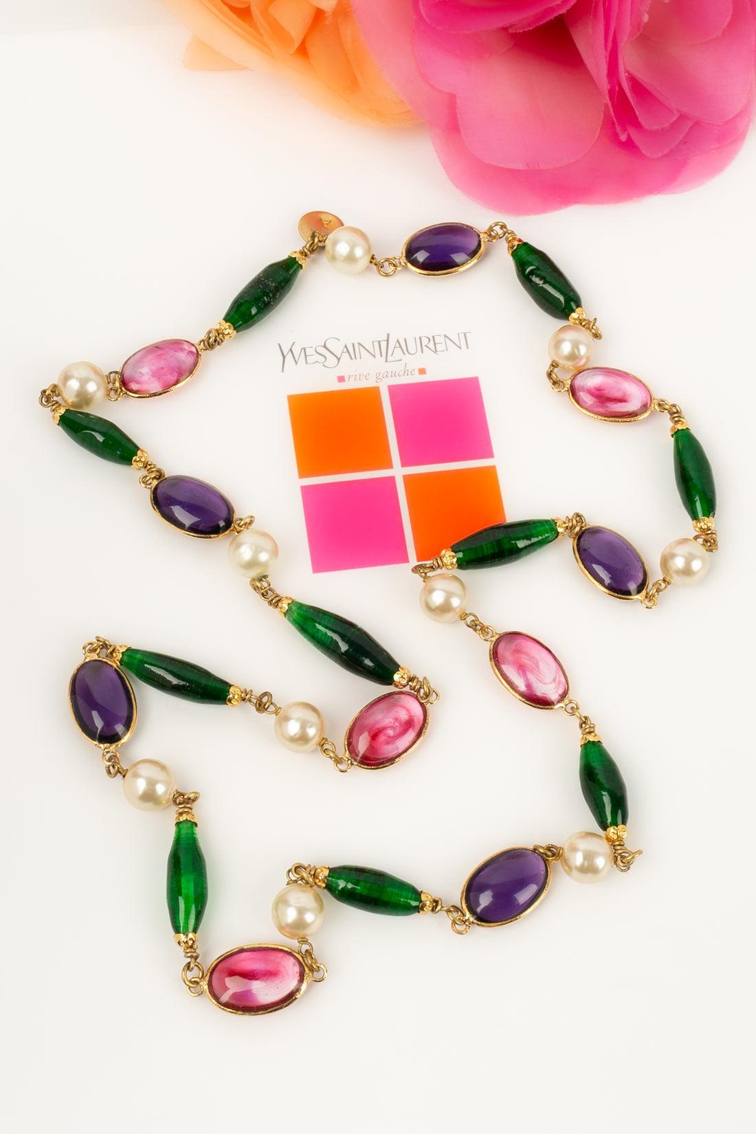 Yves Saint Laurent Necklace in Glass Paste and Pearly Beads For Sale 2