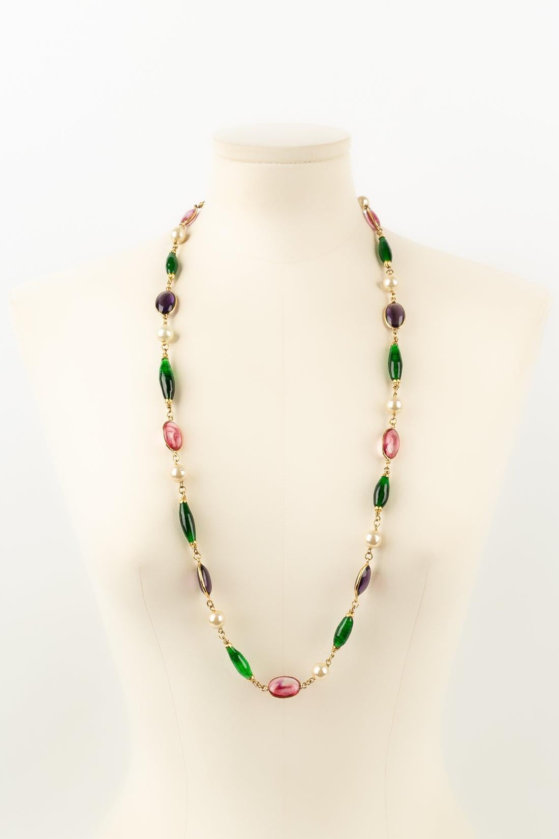 Yves Saint Laurent Necklace in Glass Paste and Pearly Beads For Sale 3