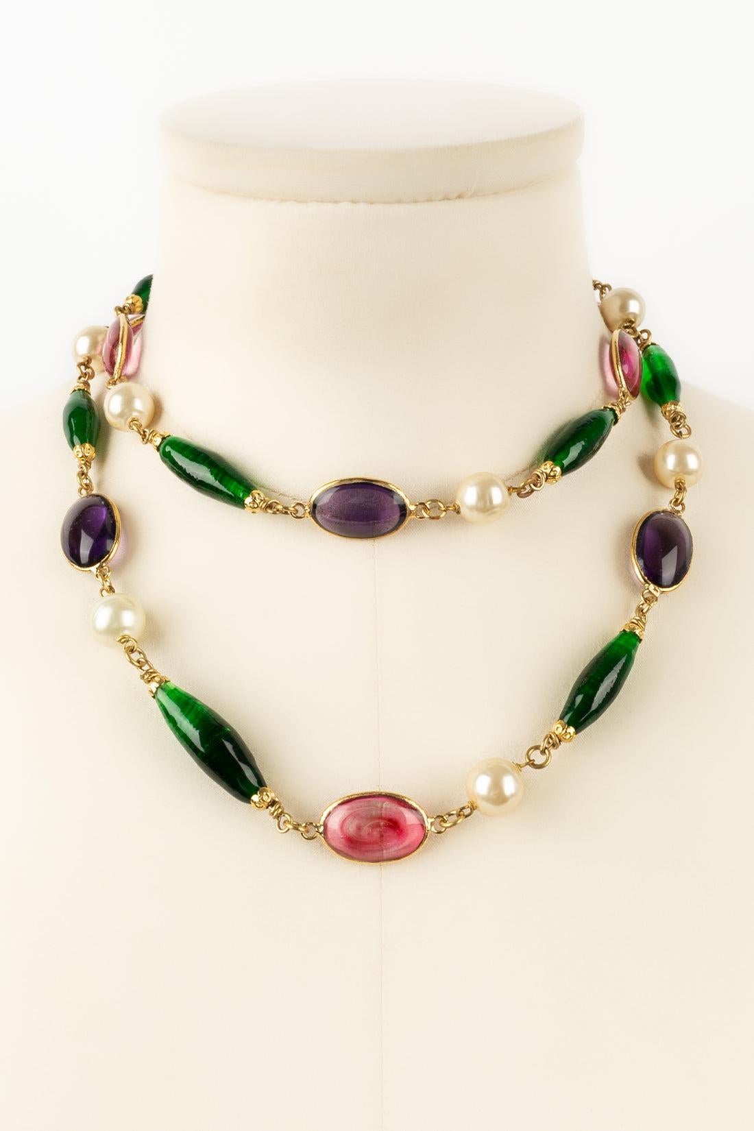 Yves Saint Laurent Necklace in Glass Paste and Pearly Beads For Sale 5