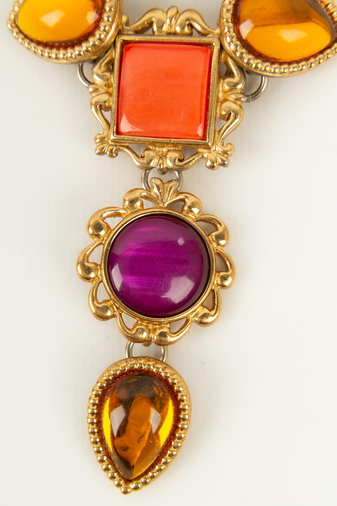 Women's Yves Saint Laurent Necklace in Gold-Plated Metal and Multicolored Resin For Sale