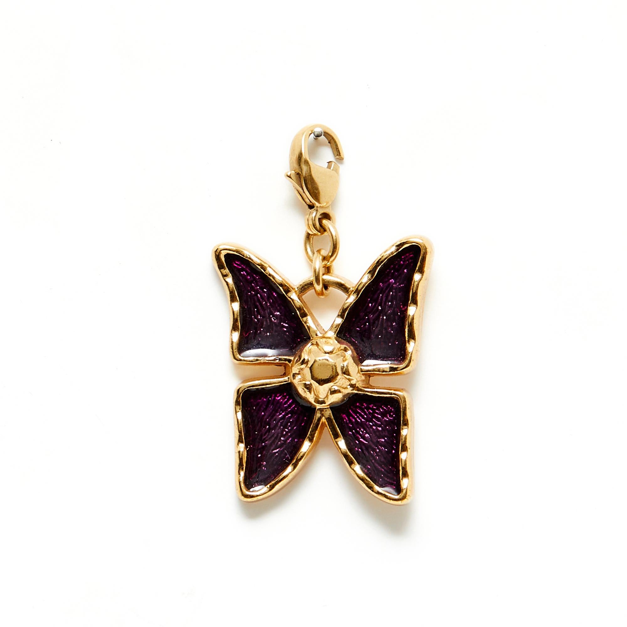 Yves Saint Laurent Necklace Pendant Golden Butterfly In Good Condition For Sale In PARIS, FR