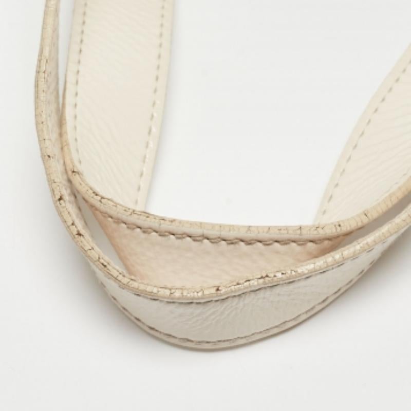 Yves Saint Laurent Off White Croc Embossed Patent Leather Large Downtown Tote For Sale 2
