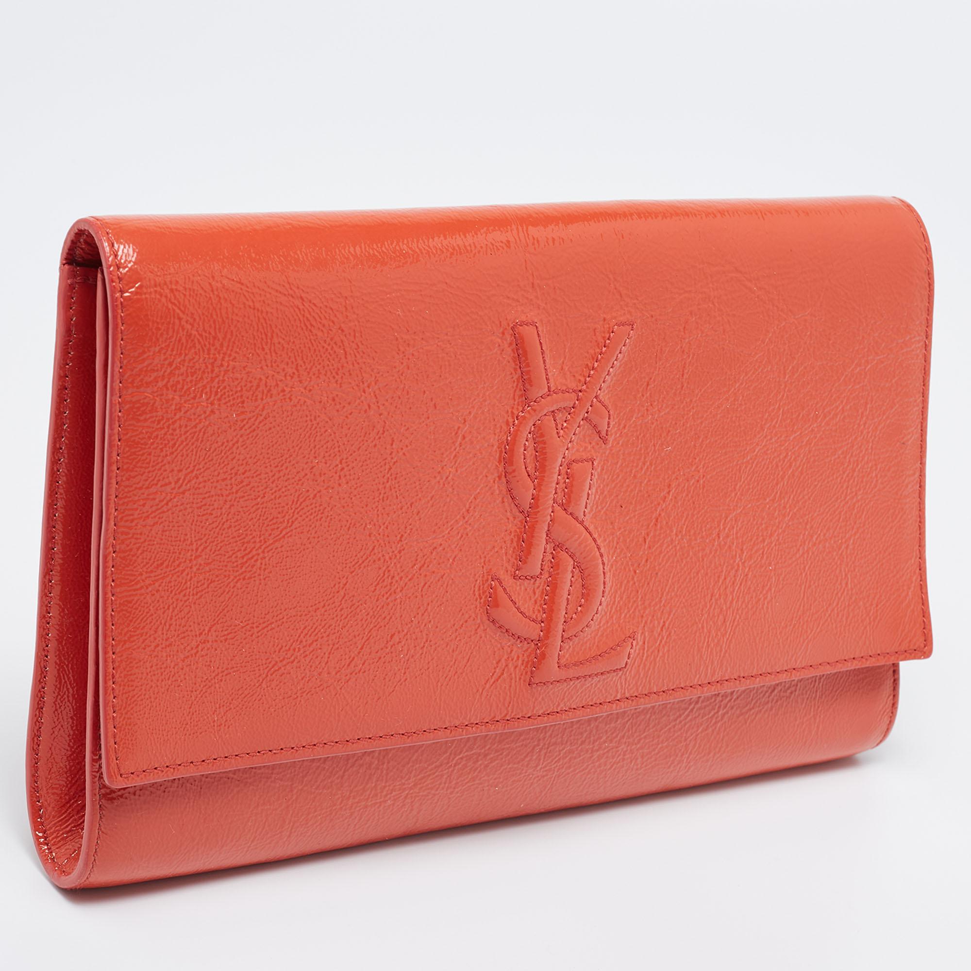 Yves Saint Laurent Orange Patent Leather Belle De Jour Clutch In Good Condition In Dubai, Al Qouz 2
