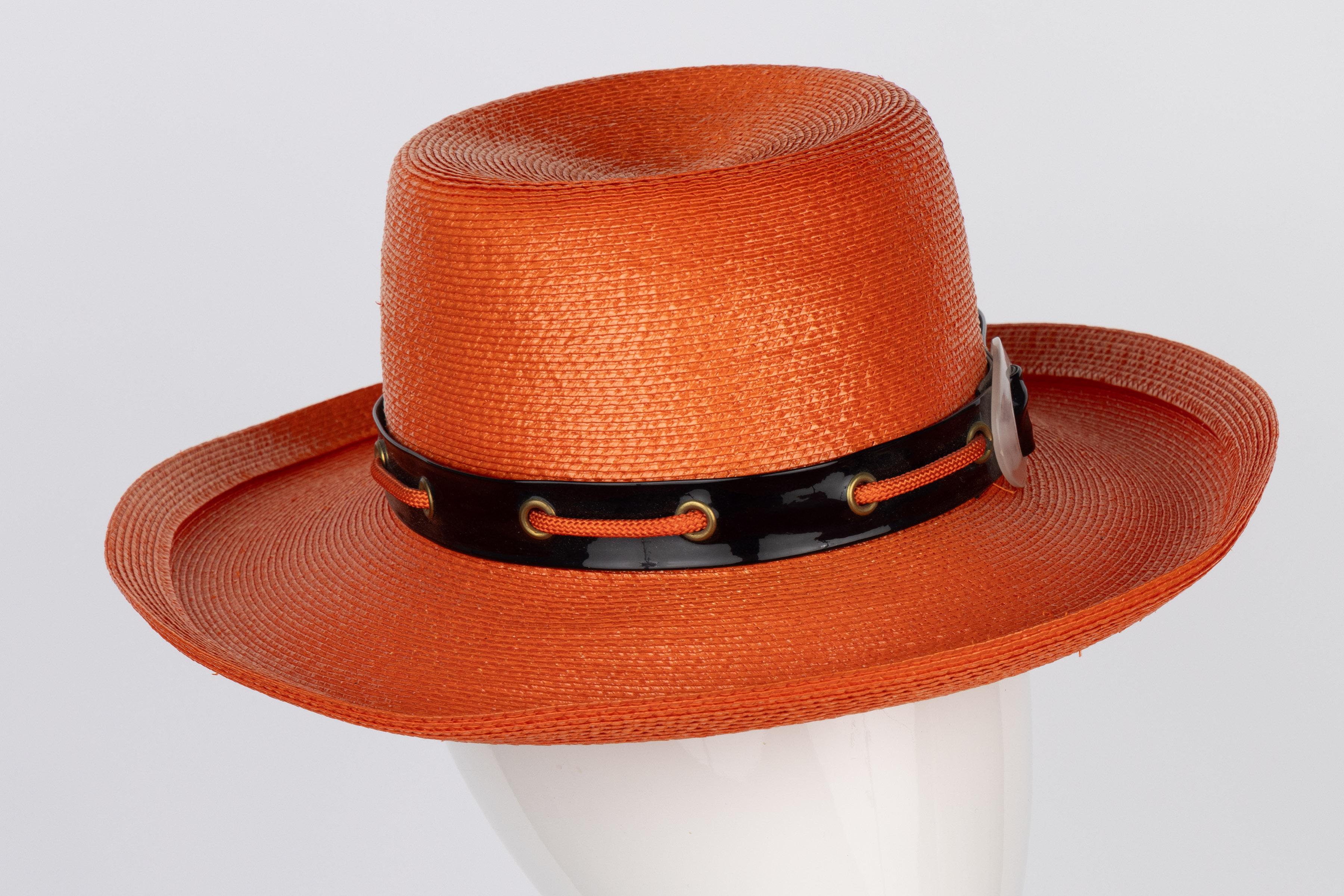 Arancia Cappello Yves Saint Laurent in paglia arancione con finiture in lucite, anni '70 in vendita