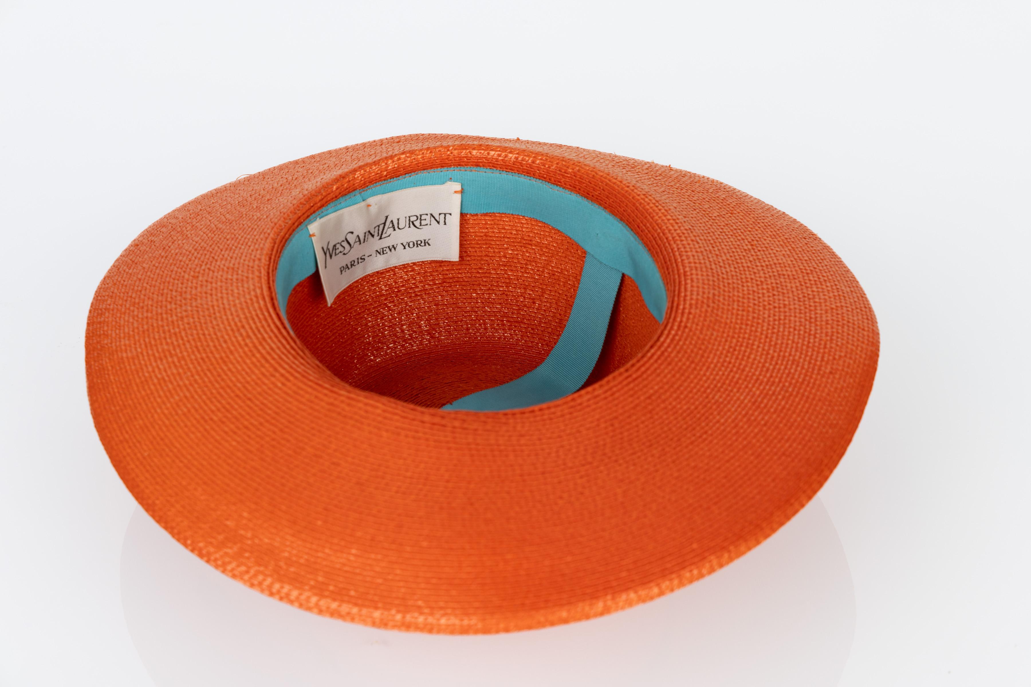 Cappello Yves Saint Laurent in paglia arancione con finiture in lucite, anni '70 in vendita 1