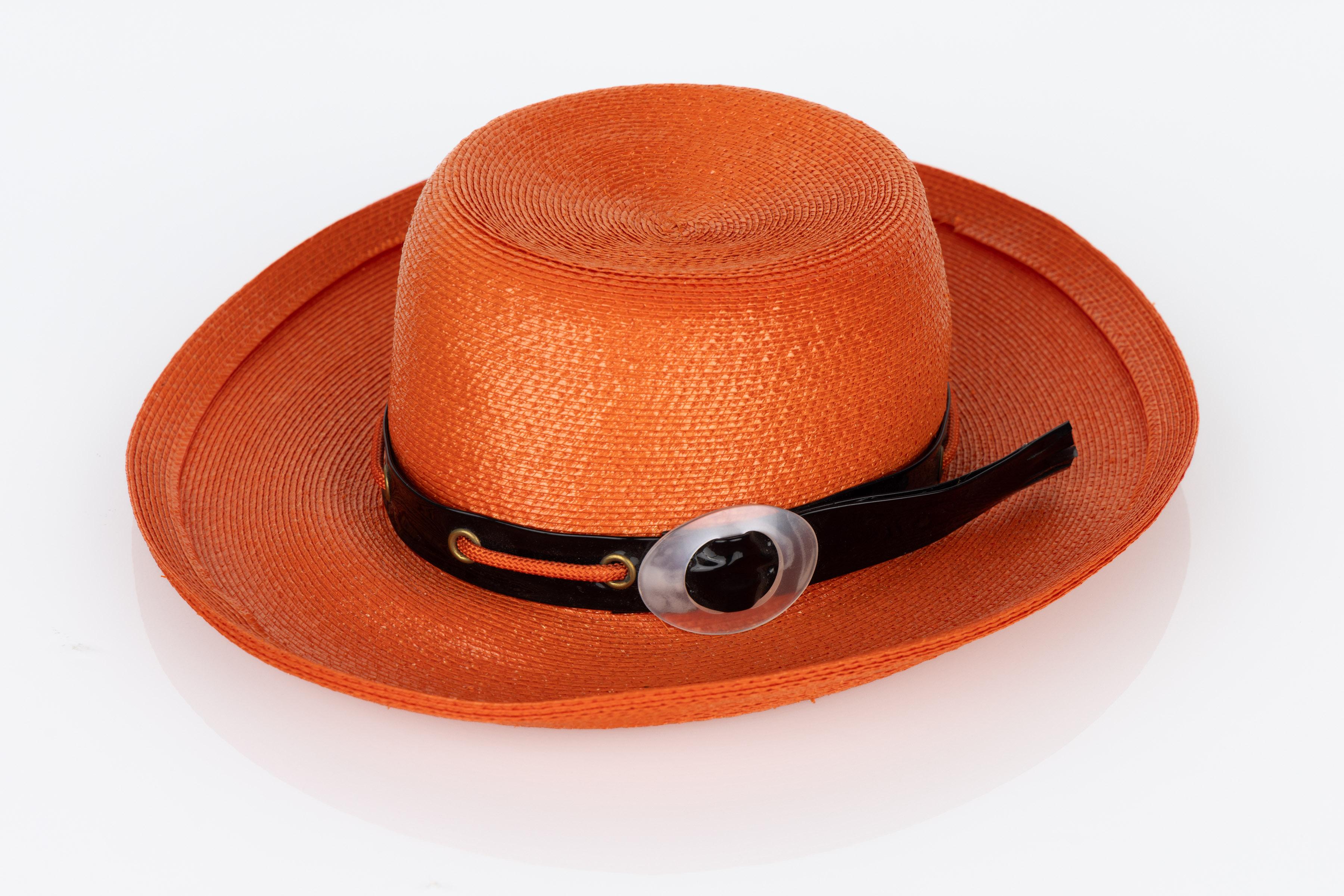 Cappello Yves Saint Laurent in paglia arancione con finiture in lucite, anni '70 in vendita 2