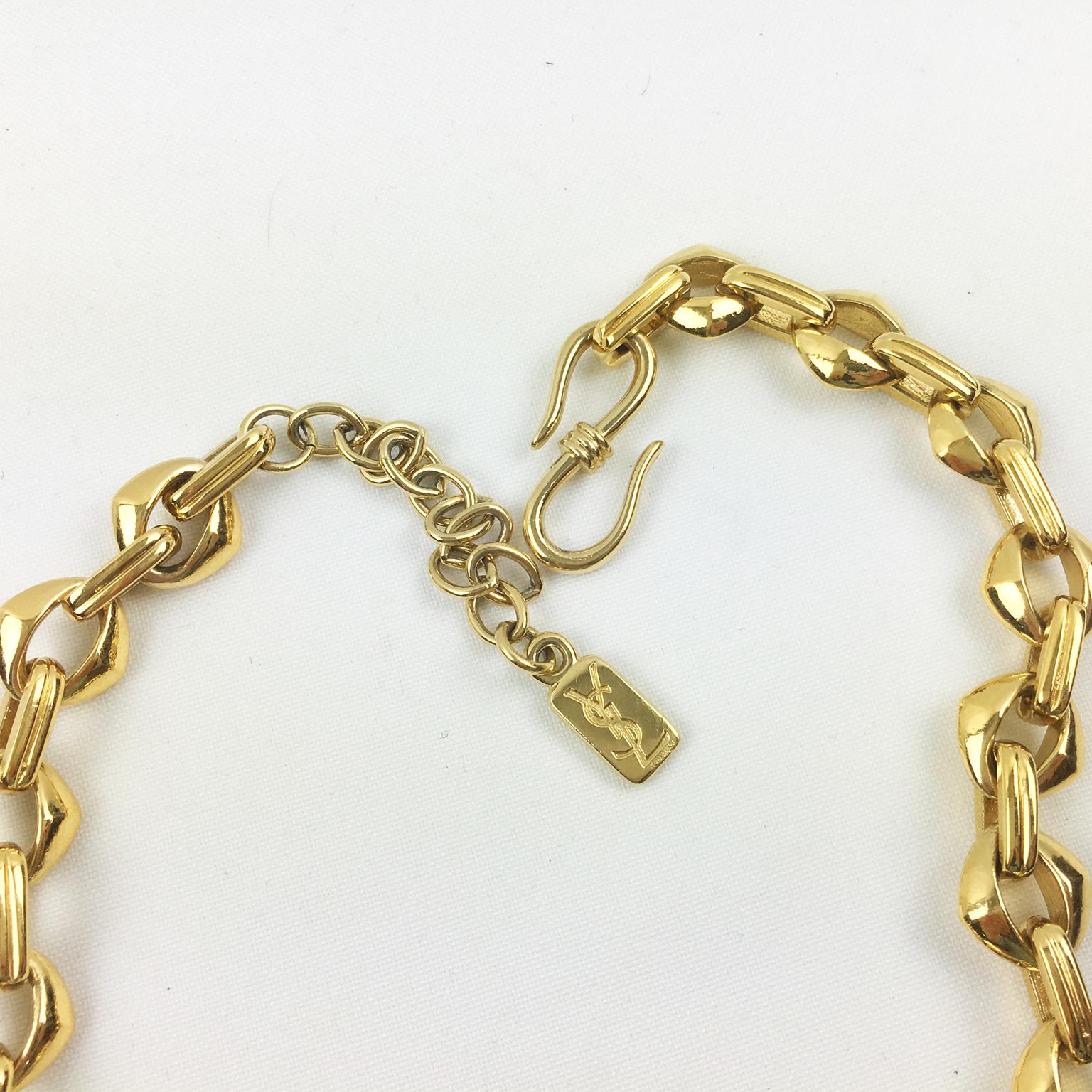 Yves Saint Laurent Paris Collana a girocollo con maglie dorate in vendita 1