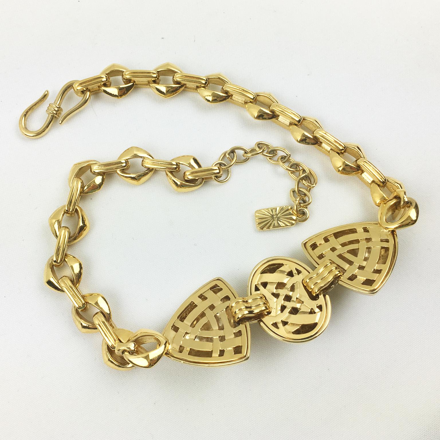 Yves Saint Laurent Paris Collana a girocollo con maglie dorate in vendita 2