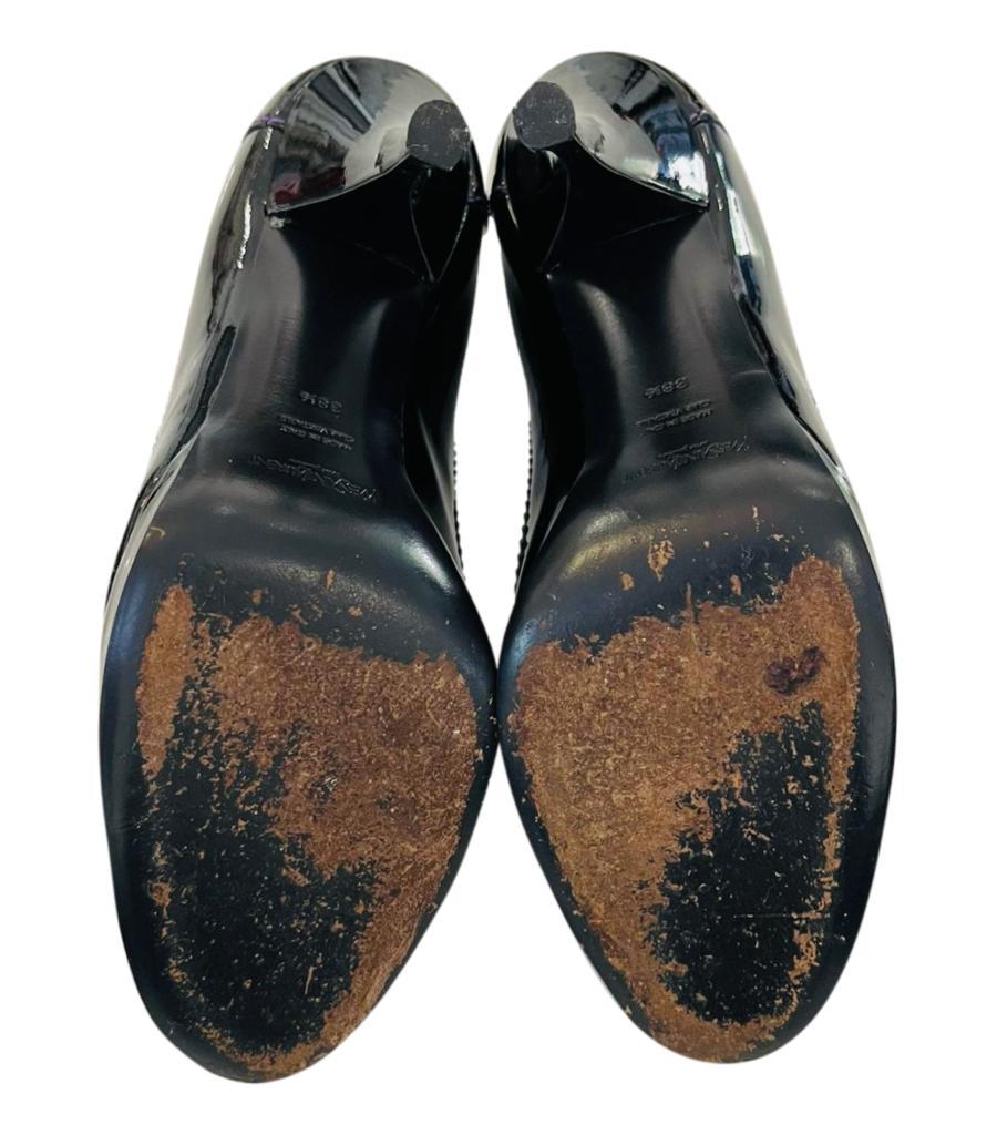 Chaussures à talons Yves Saint Laurent en cuir verni en vente 2