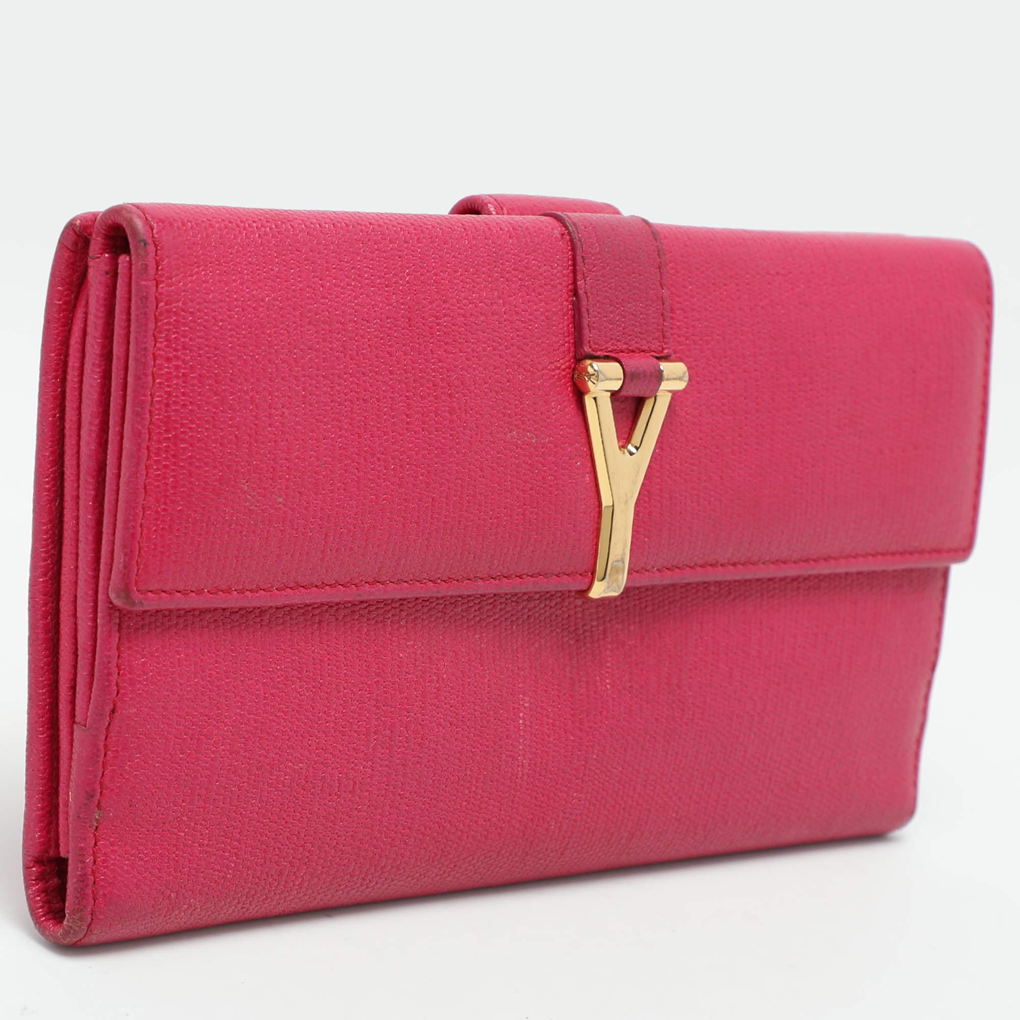 Rosa Portafoglio con patta Yves Saint Laurent in pelle rosa in vendita